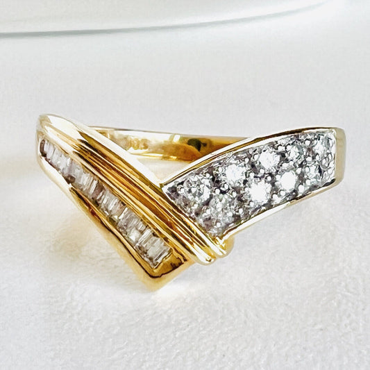 Solid 10k Yellow Gold Genuine Diamond “V” Ring, Size 8 New