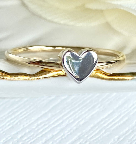 Adorable Solid 14k Yellow Gold Ring w/ White Gold Heart, New, Size 7 3/4