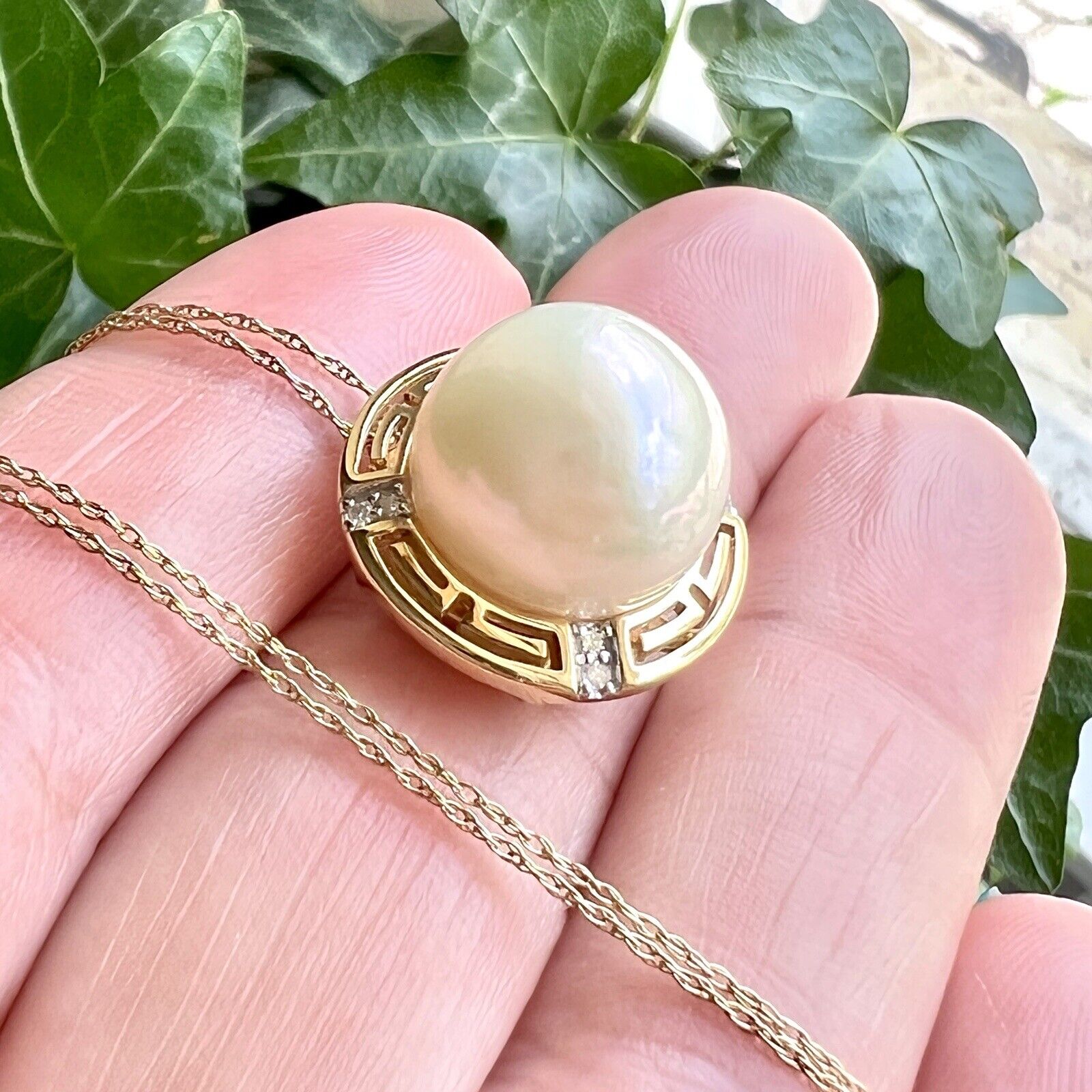 14k Yellow Gold Genuine South Sea Round Pearl/ Diamond Pendant/Necklace, New 18"