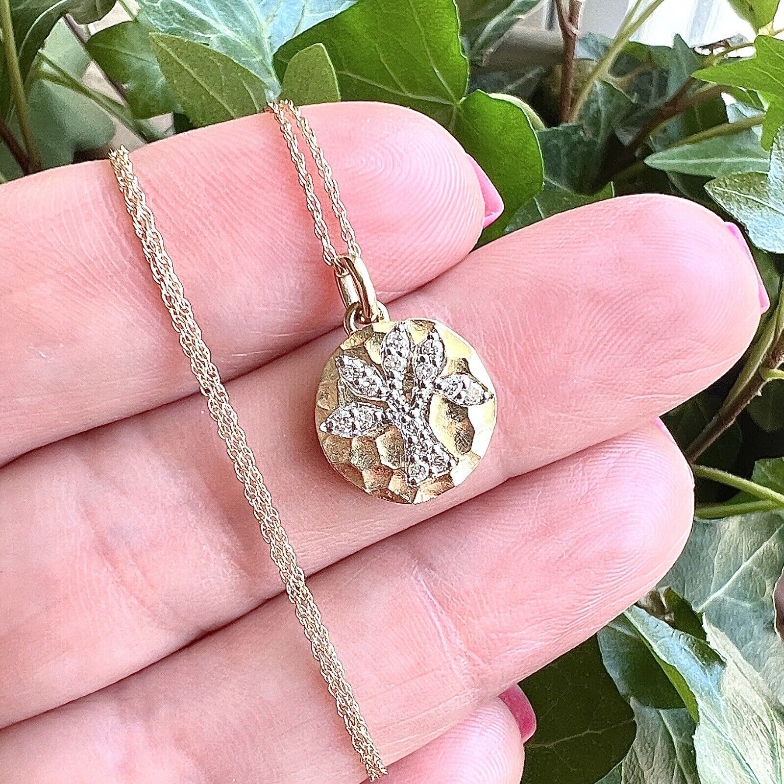 Solid 10k Yellow Gold Genuine Diamond Tree of Life Pendant/Necklace, New 18"