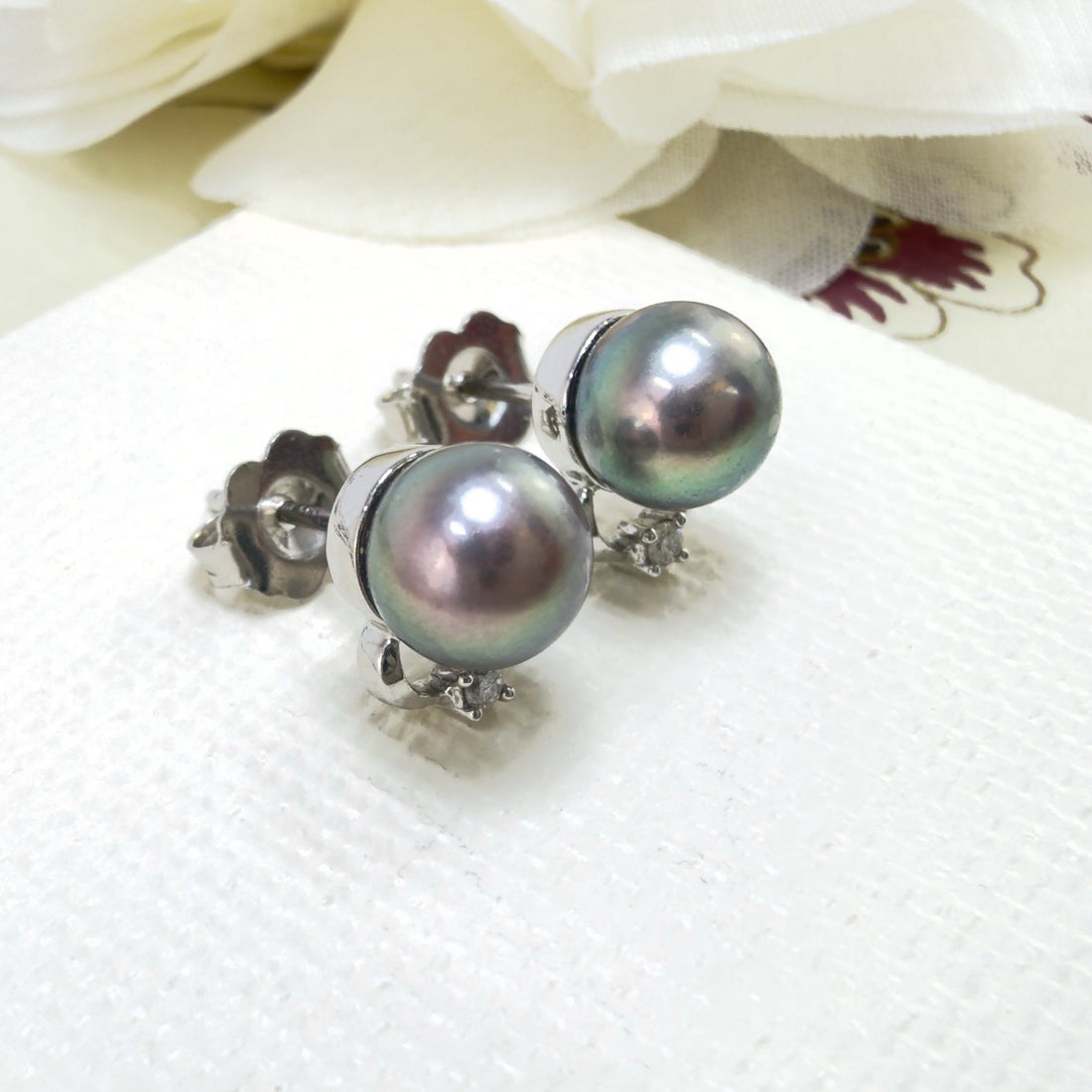 14k White Gold Genuine Gray/Peacock Pearl (6.5mm) & Diamond Stud Earrings
