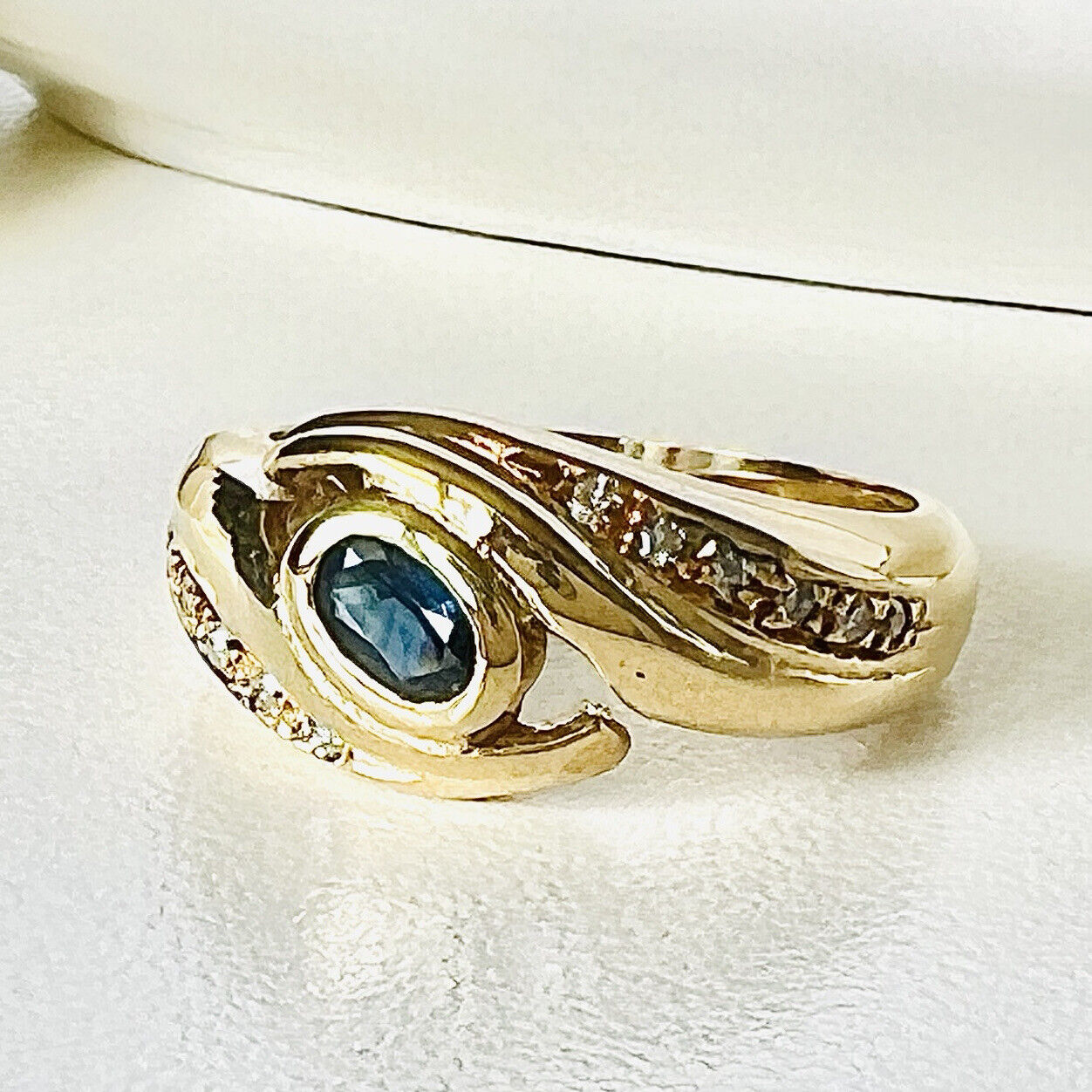 Solid 18k Yellow Gold Genuine Sapphire & Diamond Ring, Pre-owned Sz 6.75