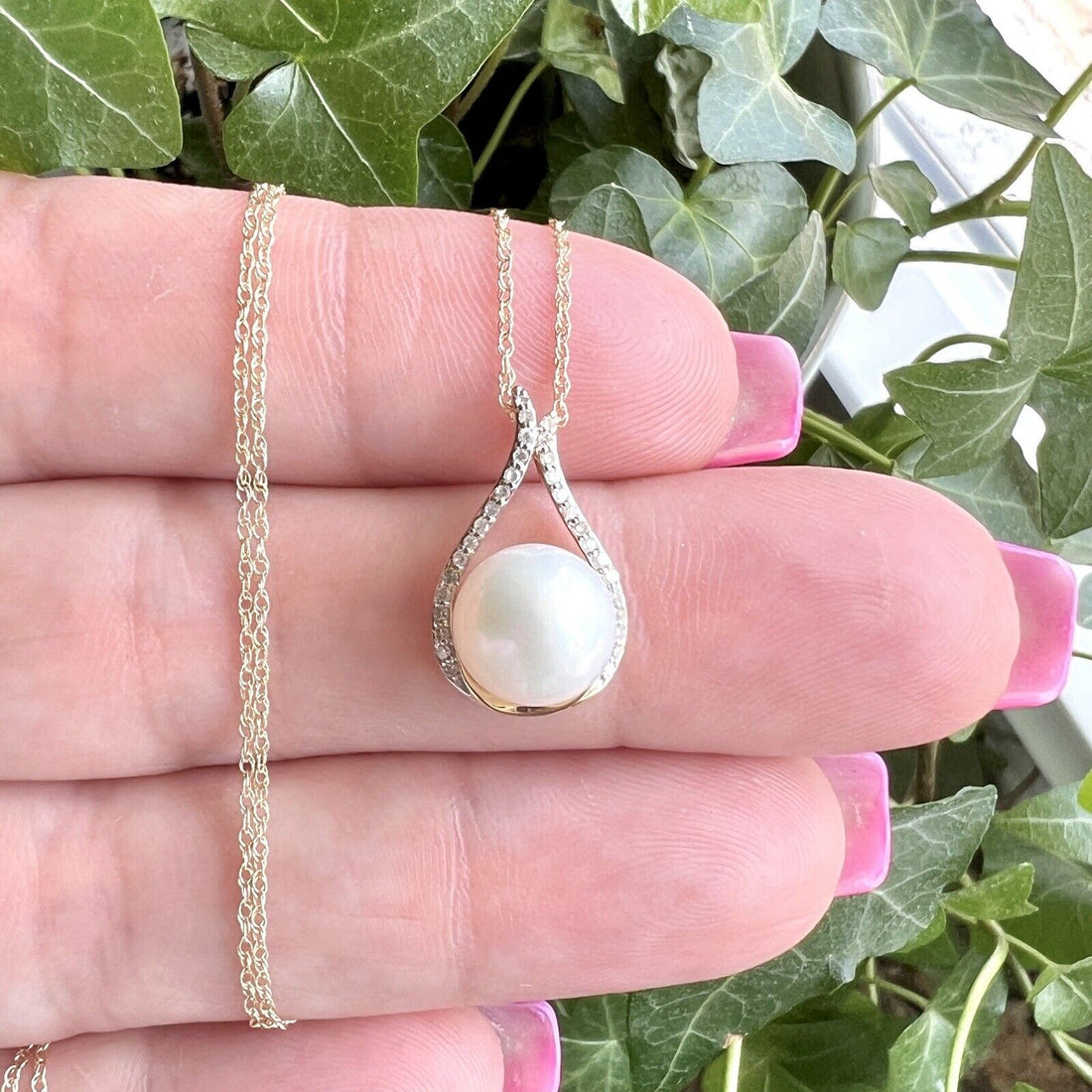 Solid 14k Yellow Gold Genuine Pearl and Diamond Pendant Necklace, New 18”