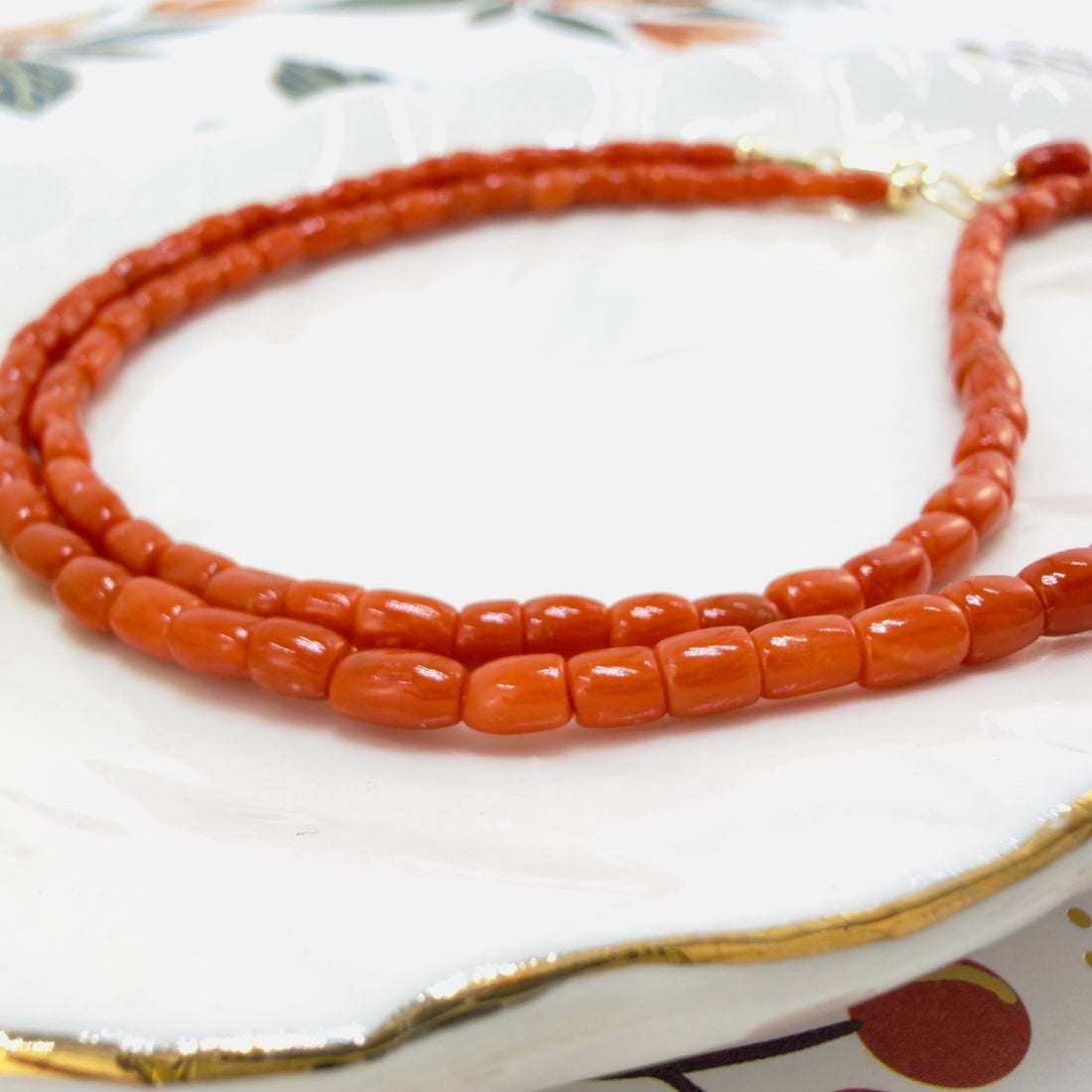 14k Yellow Gold Natural Red Coral Barrel Necklace, New 17.5"