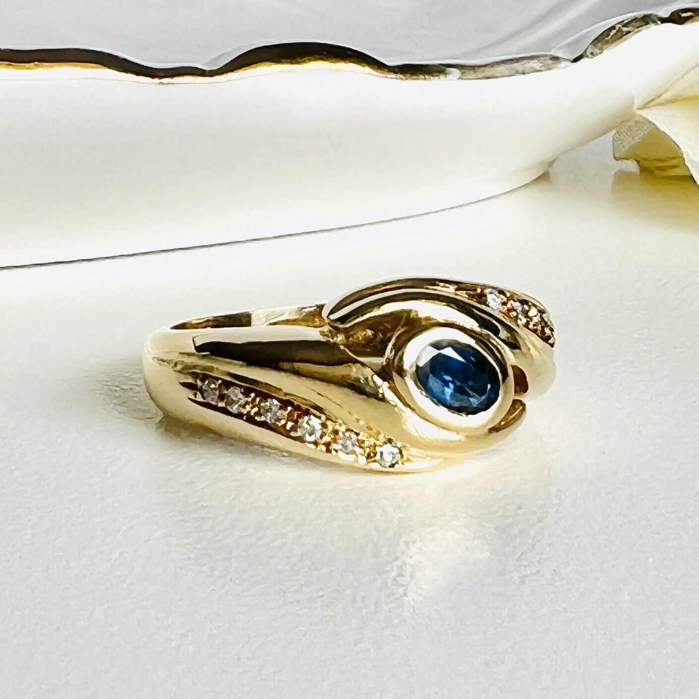 Solid 18k Yellow Gold Genuine Sapphire & Diamond Ring, Pre-owned Sz 6.75