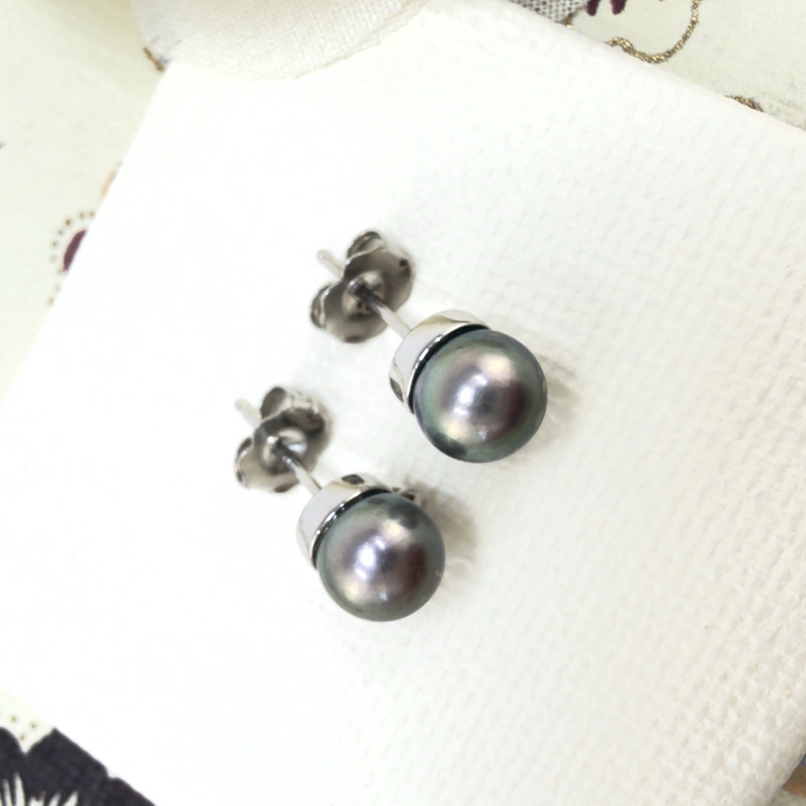 14k White Gold Genuine Gray/Peacock Pearl (6.5mm) & Diamond Stud Earrings