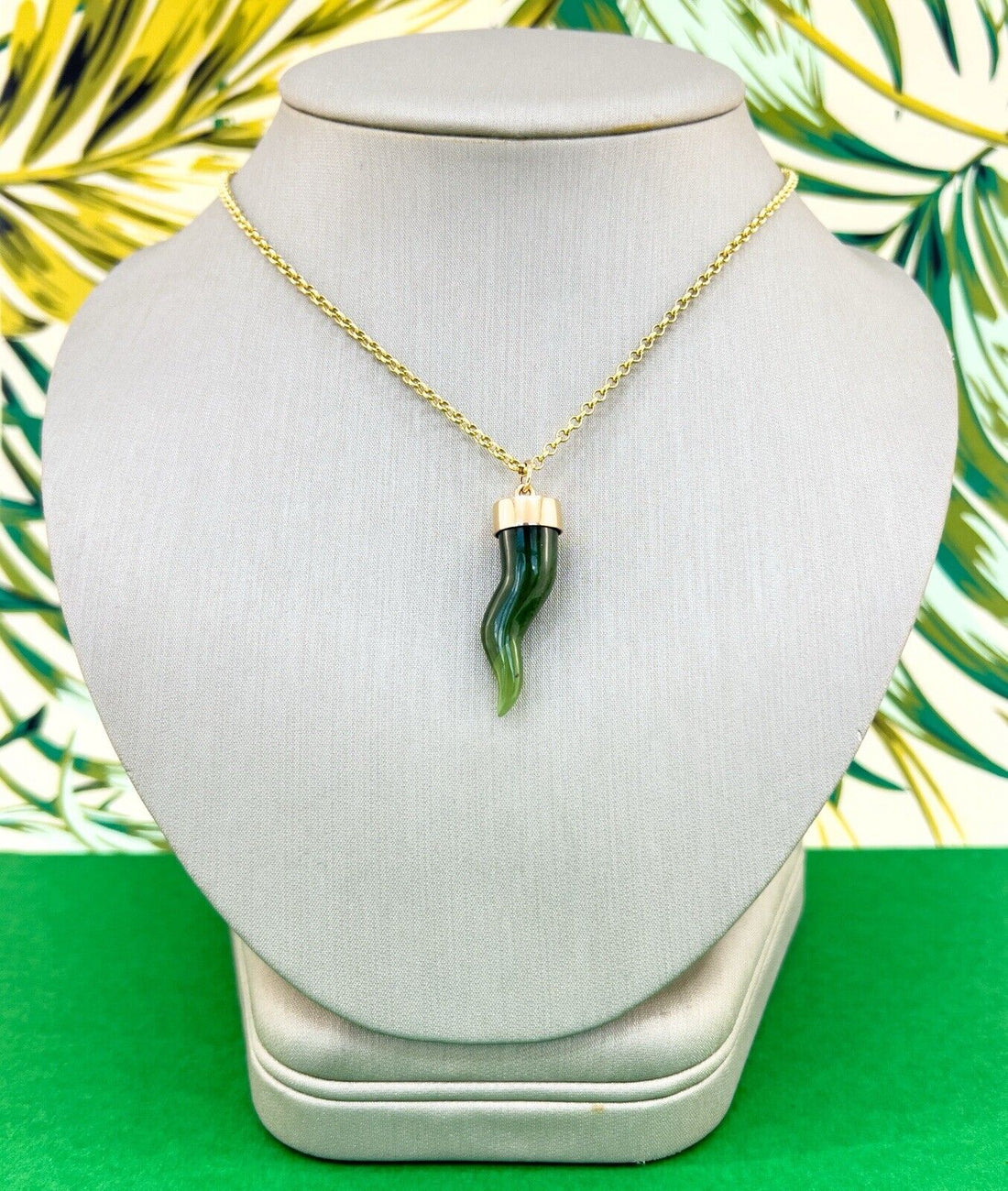 14k Yellow Gold Nephrite Jade Cornicello Horn Pendant, New, 1.68"