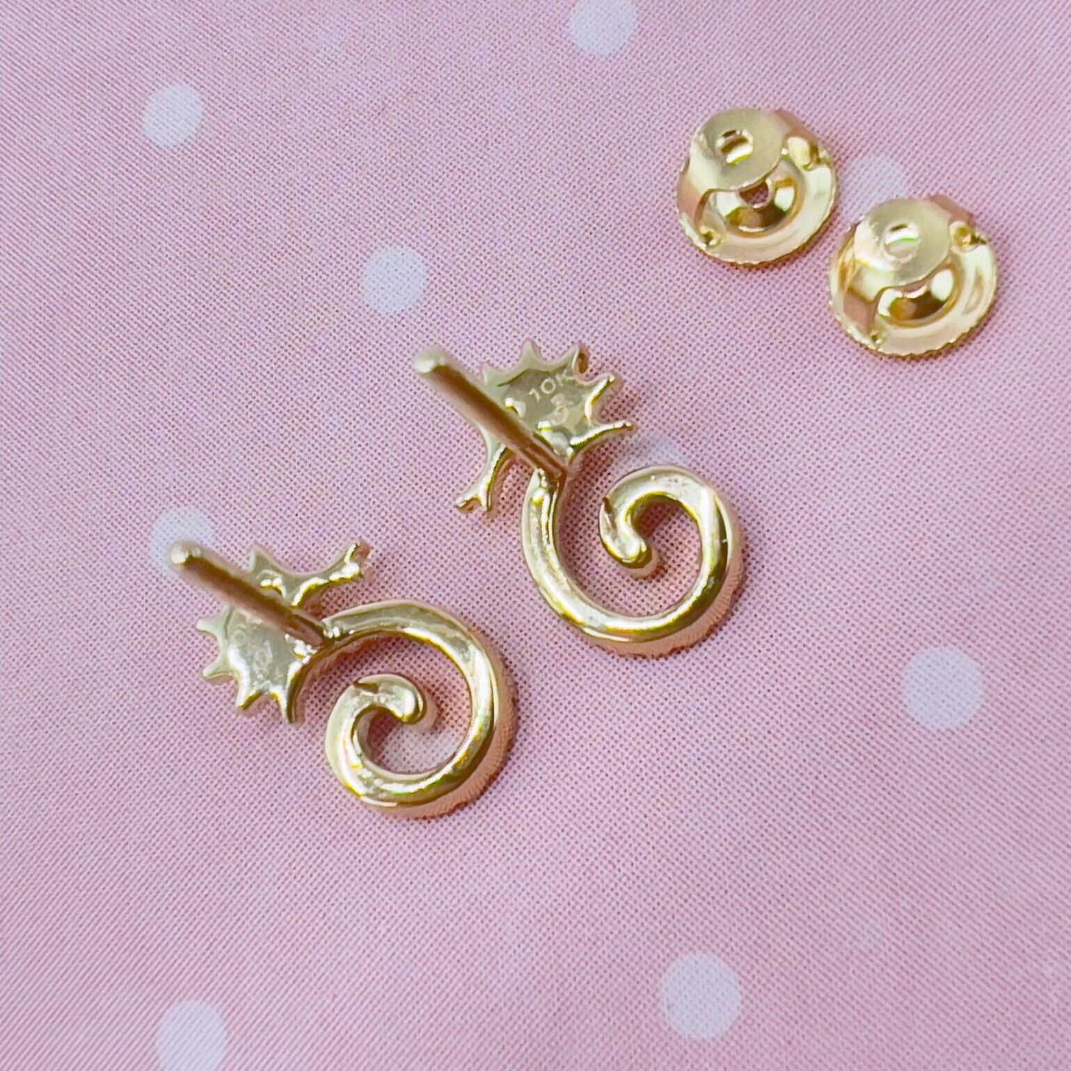 10k Yellow Gold Genuine Diamond Seahorse Stud Screw-Back Earrings, New
