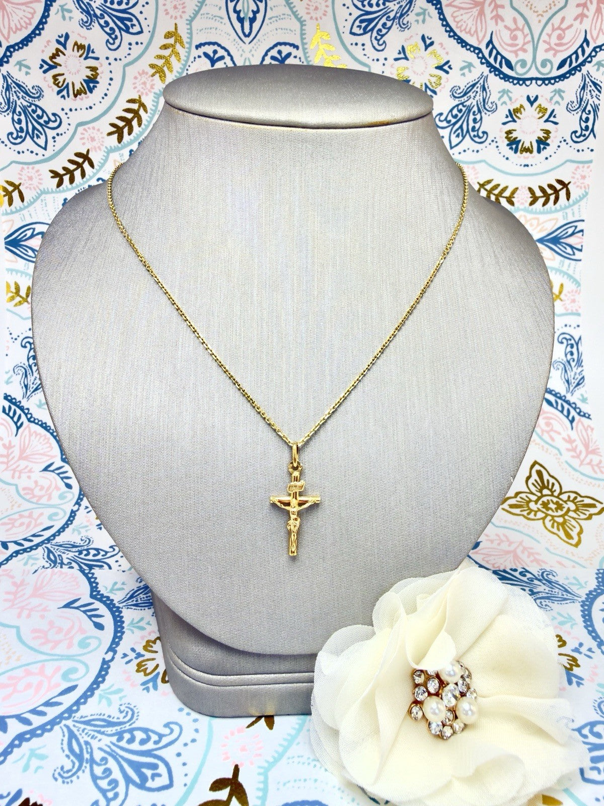 18k Yellow Gold Crucifix, Italy, Preowned, 1.16"