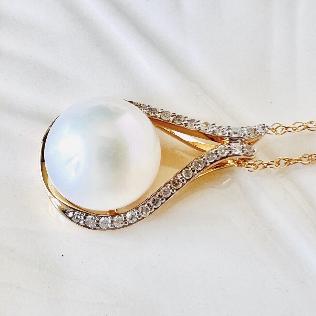 Solid 14k Yellow Gold Genuine Pearl and Diamond Pendant Necklace, New 18”