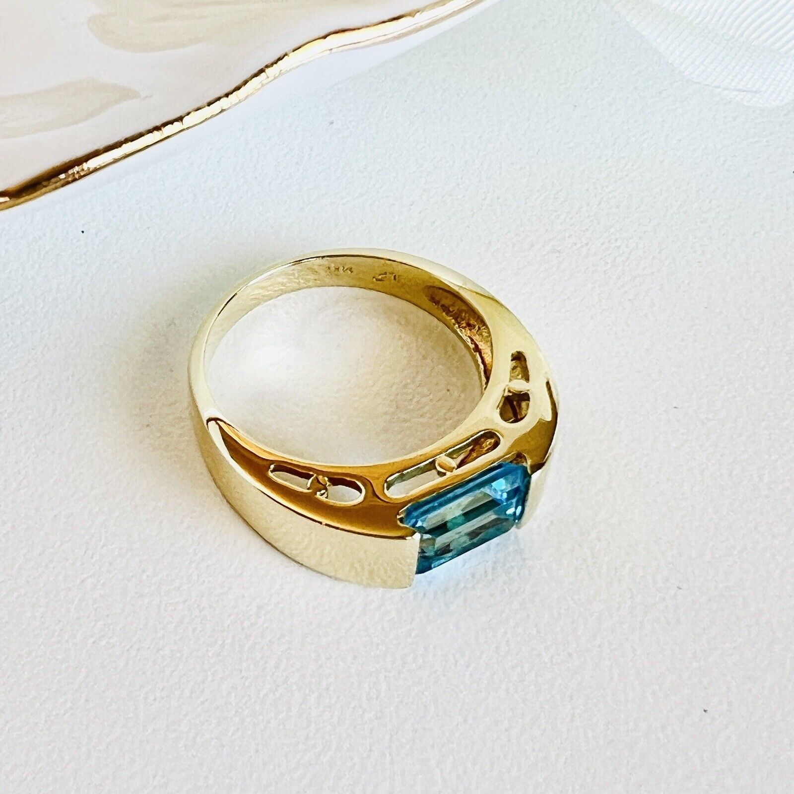 Solid 14k Yellow Gold Swiss Blue Topaz "Tank" Style Ring, Size 6.75
