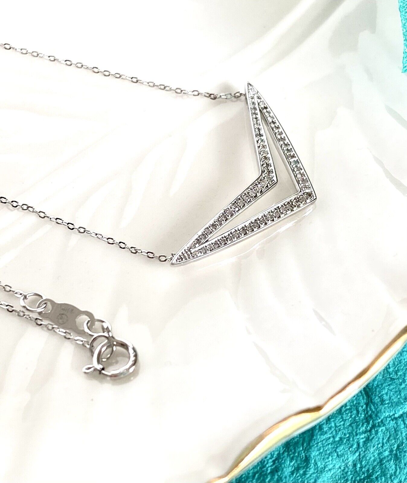 Genuine Diamonds & Solid 14K White Gold Chevron Pendant Necklace, New, 17"