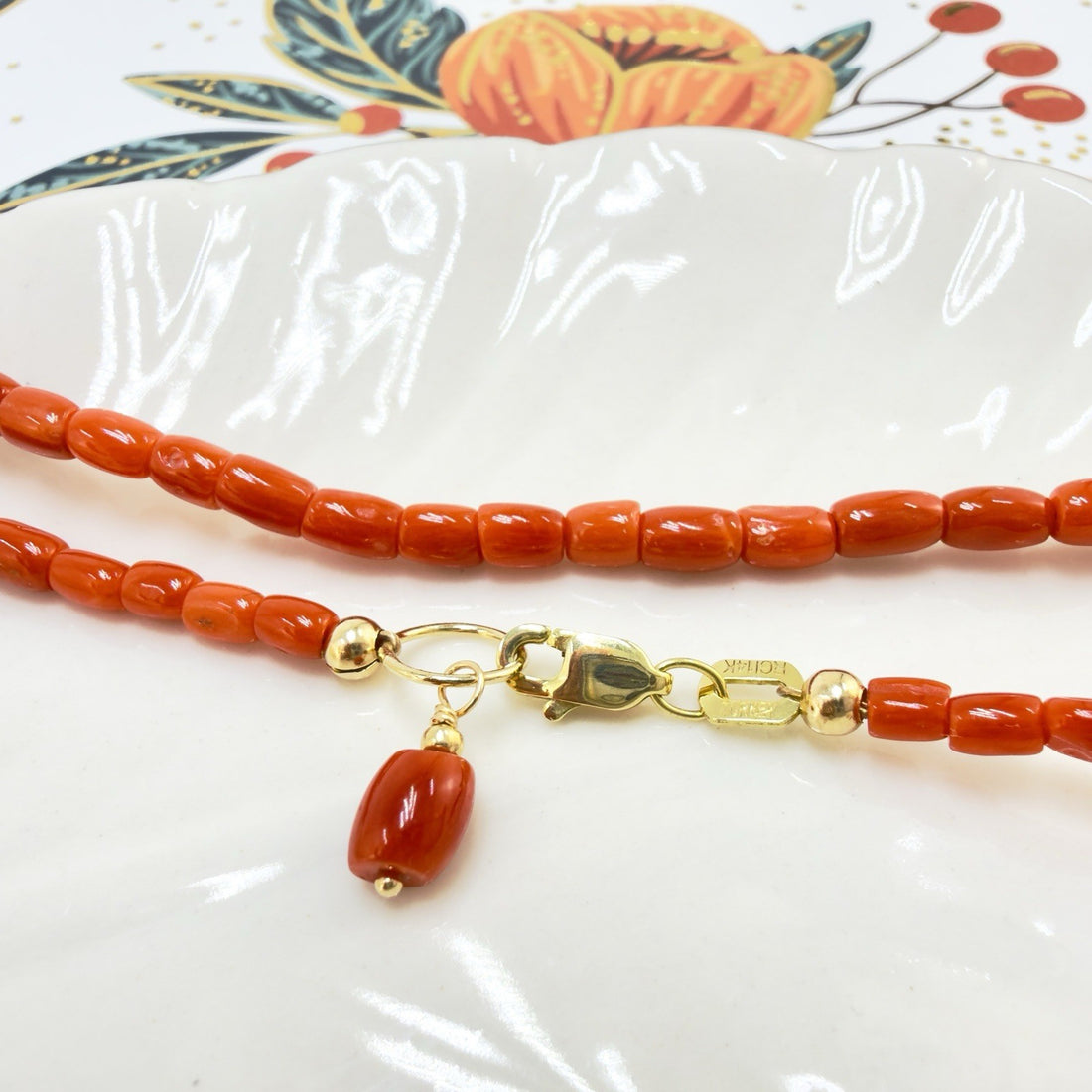 14k Yellow Gold Natural Red Coral Barrel Necklace, New 17.5"