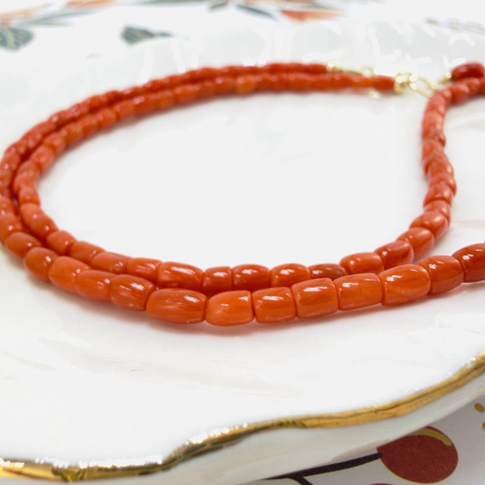 14k Yellow Gold Natural Red Coral Barrel Necklace, New 17.5"