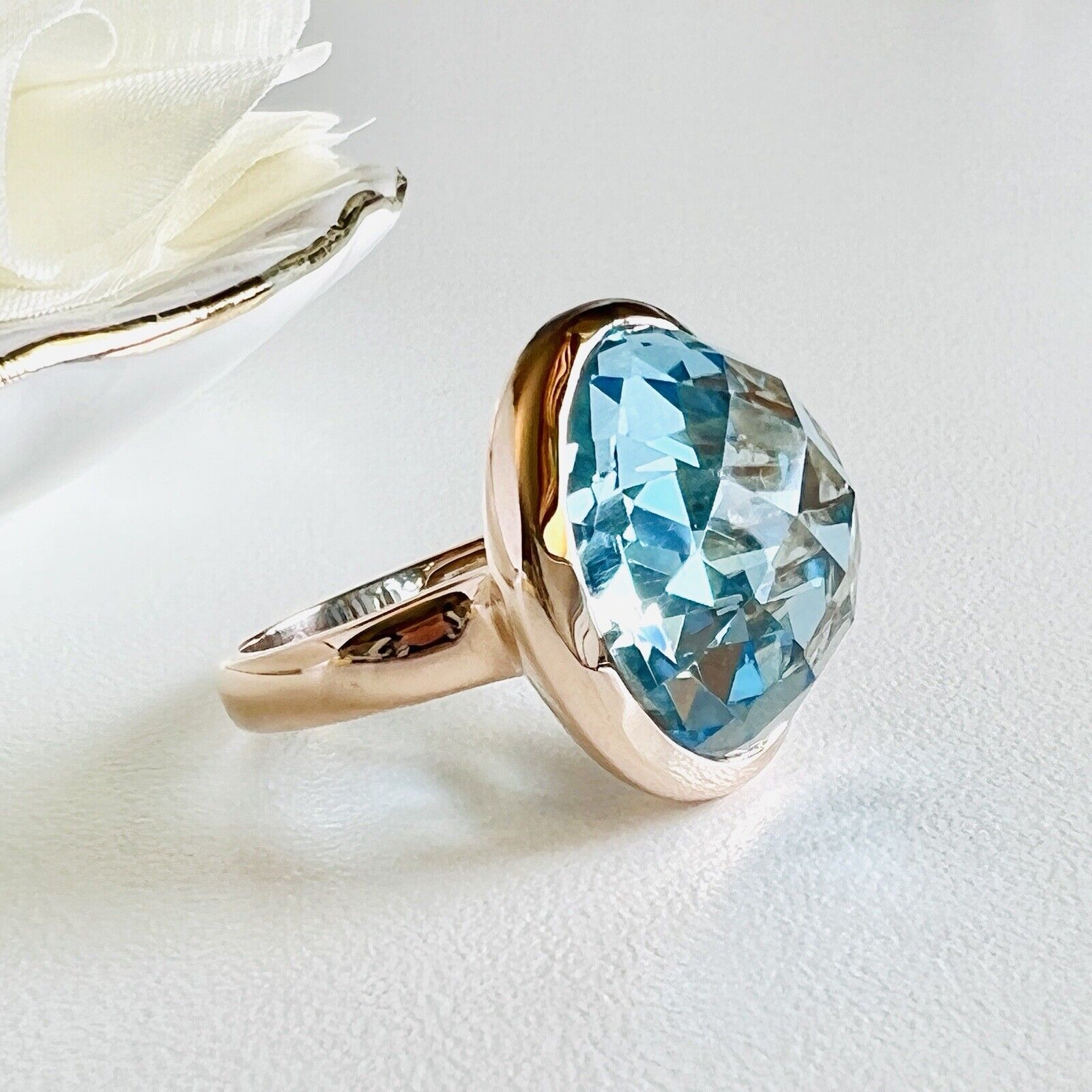 Modern Solid 14k Rose Gold Sky Blue Topaz Dome Ring, New, Size 6