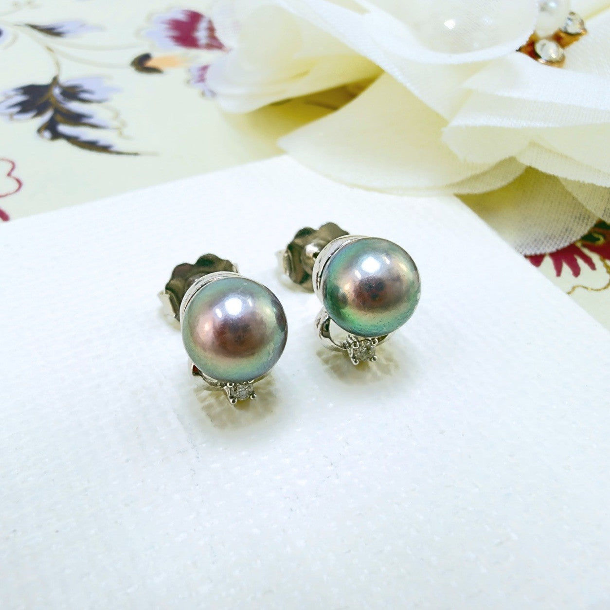14k White Gold Genuine Gray/Peacock Pearl (6.5mm) & Diamond Stud Earrings