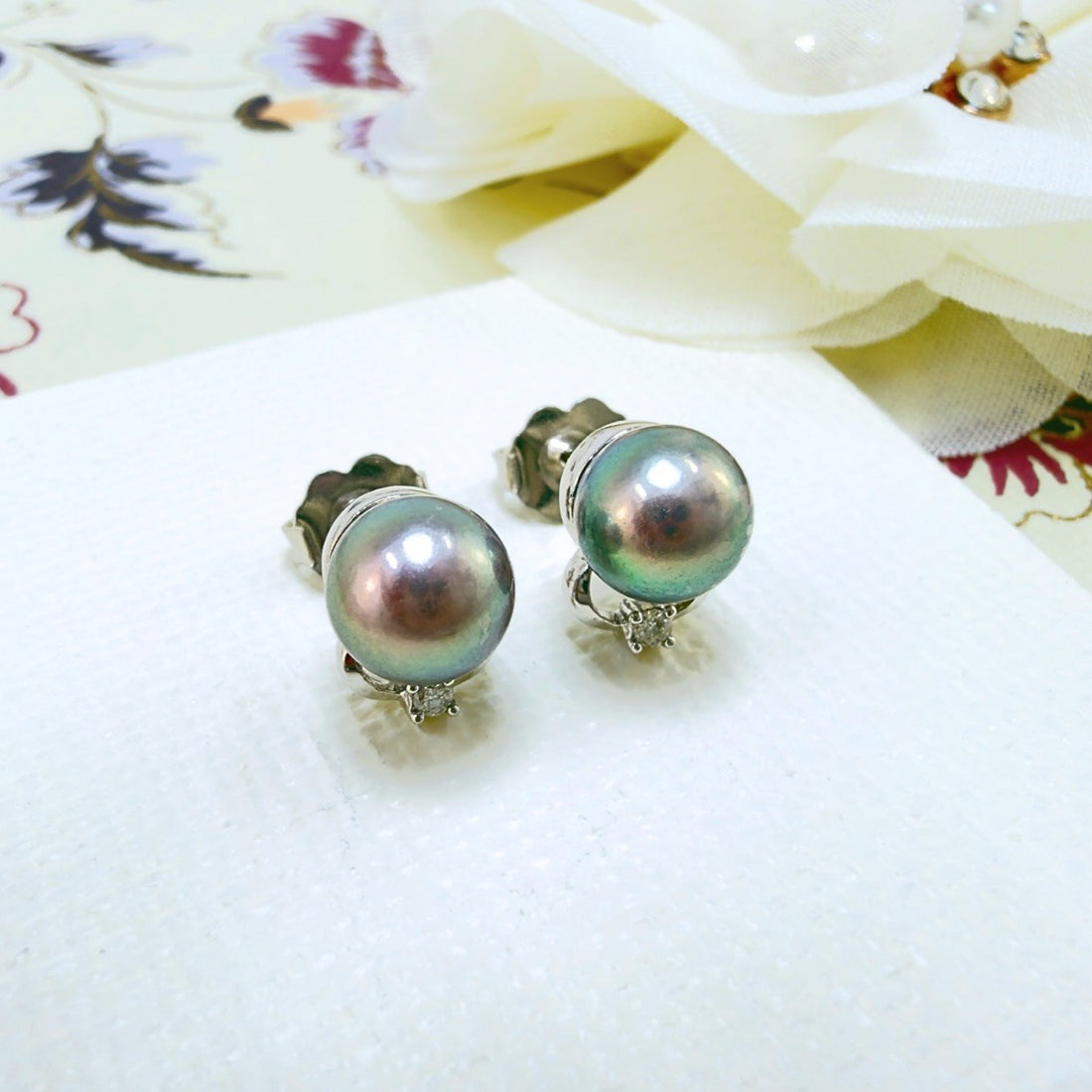 14k White Gold Genuine Gray/Peacock Pearl (6.5mm) & Diamond Stud Earrings