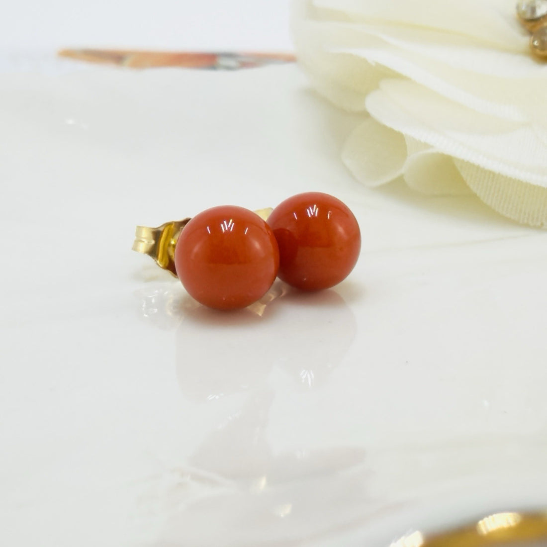 14k Yellow Gold Natural Italian Red Coral STud Earrings, New 6.8mm