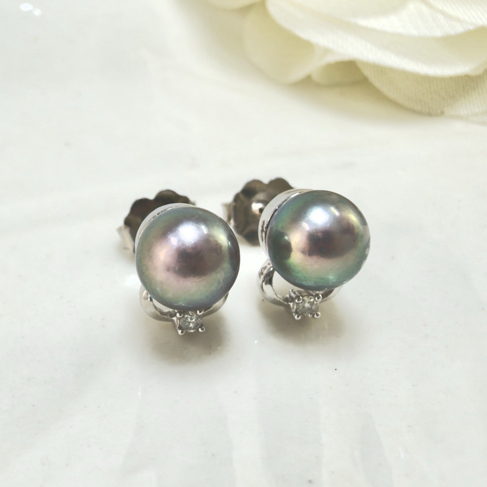 14k White Gold Genuine Gray/Peacock Pearl (6.5mm) & Diamond Stud Earrings