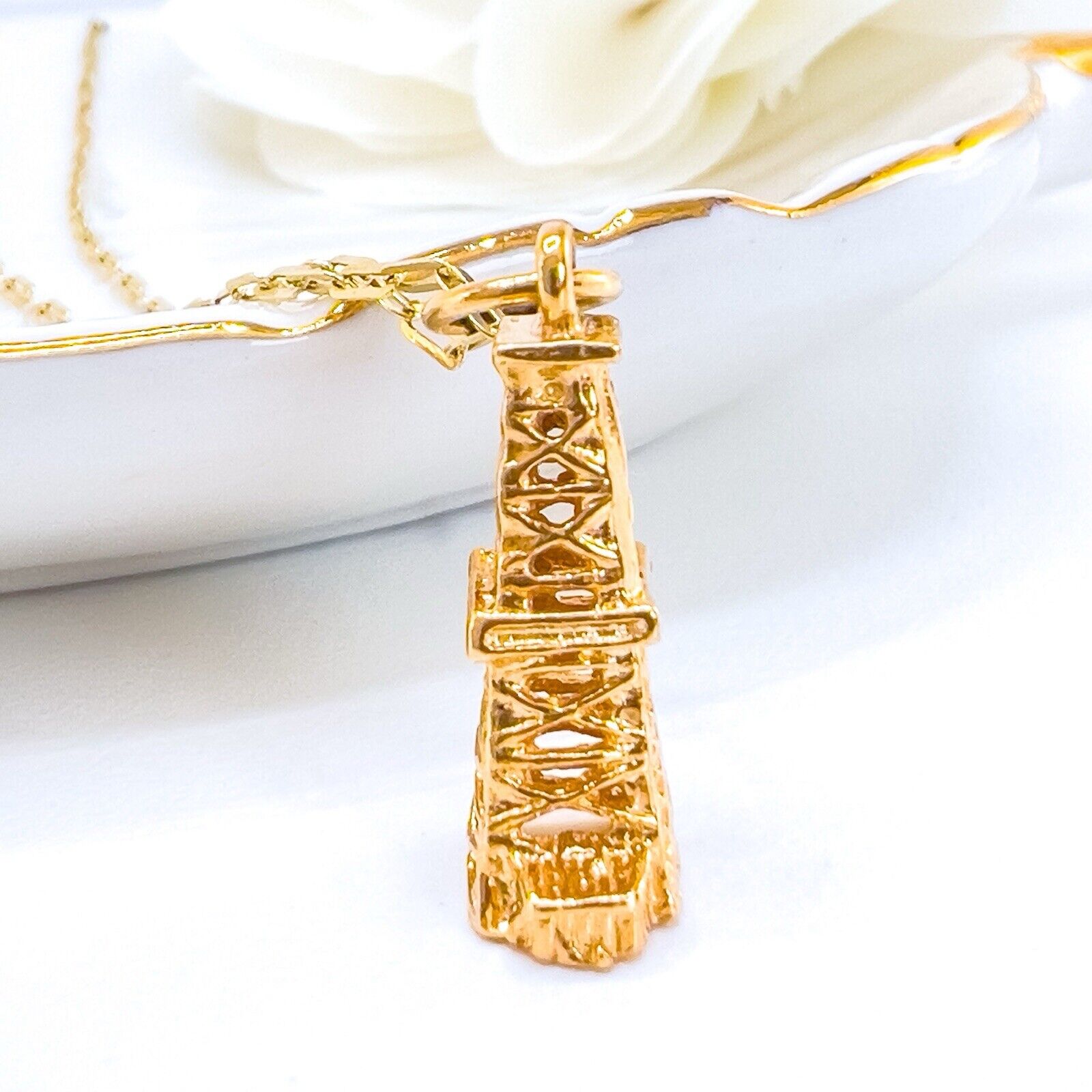 14k Yellow Gold Antique Style Oil Derrick Charm/Pendant, Preowned