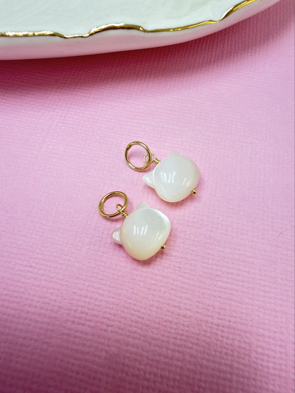 Solid 14K Yellow Gold Mother of Pearl Cat Pendant/Charm, New