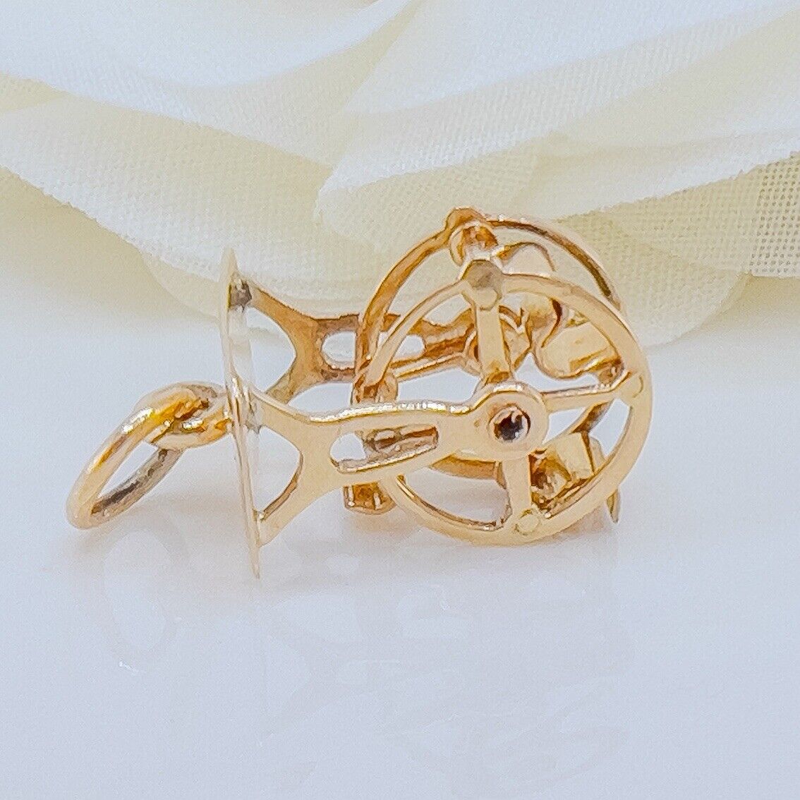 14k Yellow Gold Antique Style Ferris Wheel Charm/Pendant, Preowned