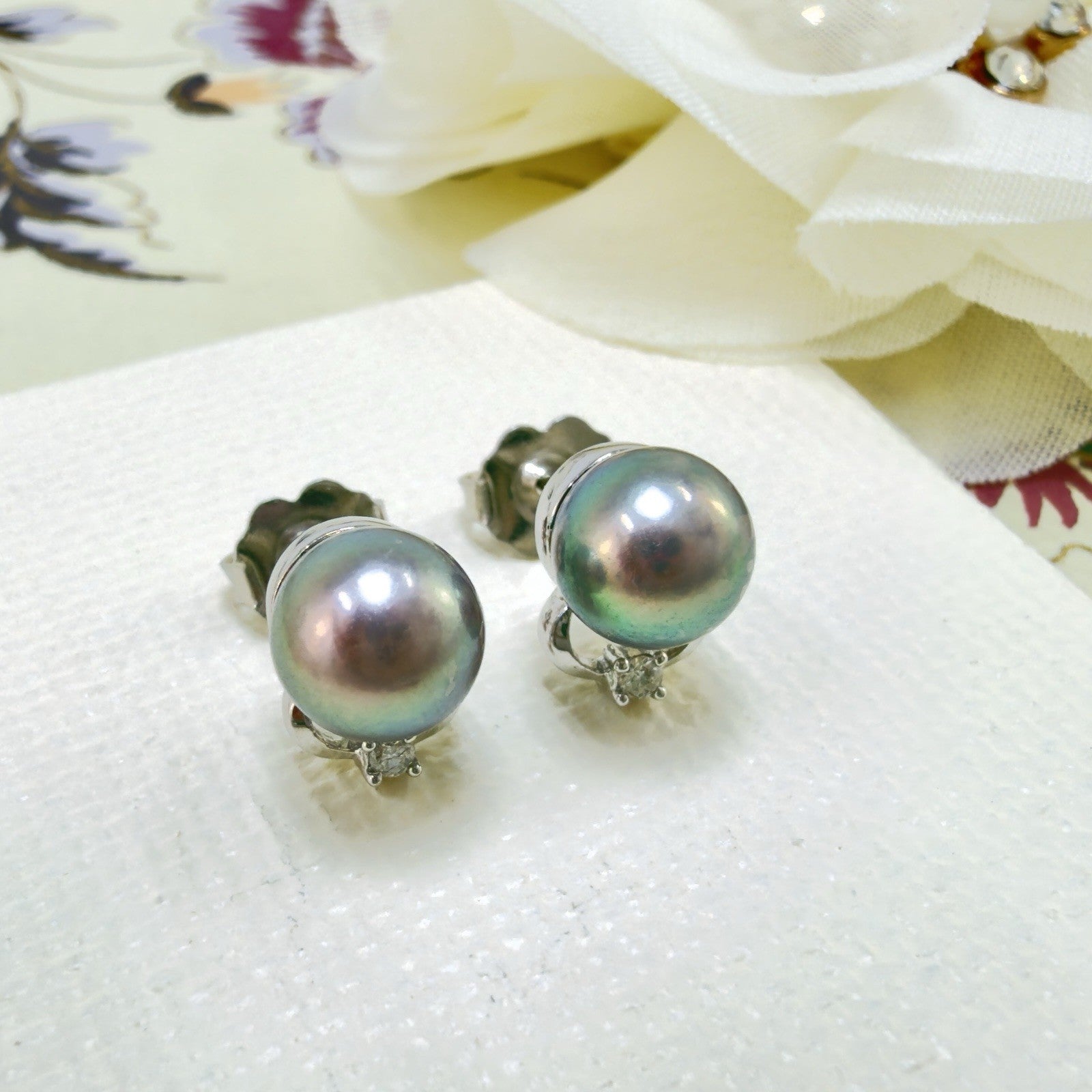 14k White Gold Genuine Gray/Peacock Pearl (6.5mm) & Diamond Stud Earrings