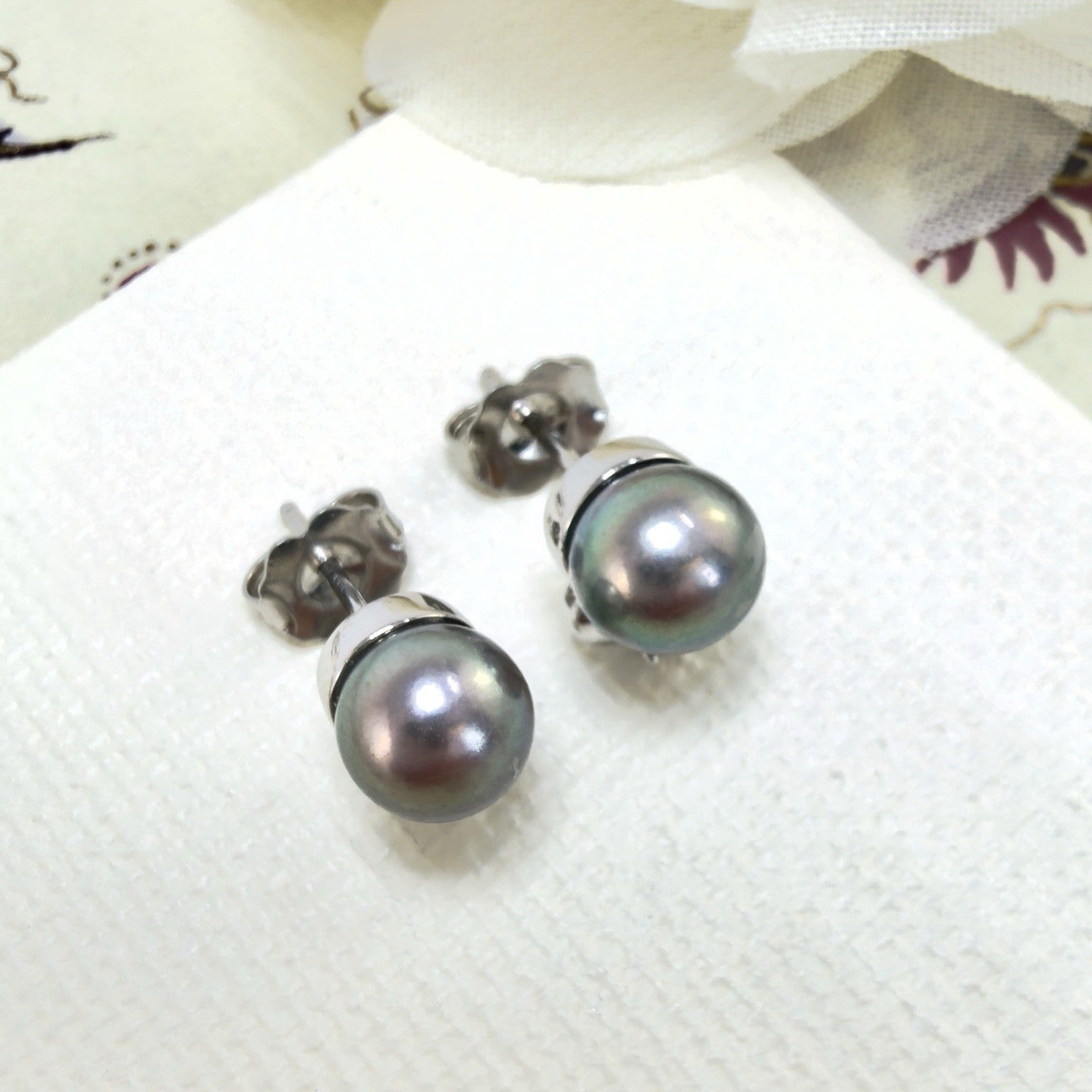 14k White Gold Genuine Gray/Peacock Pearl (6.5mm) & Diamond Stud Earrings