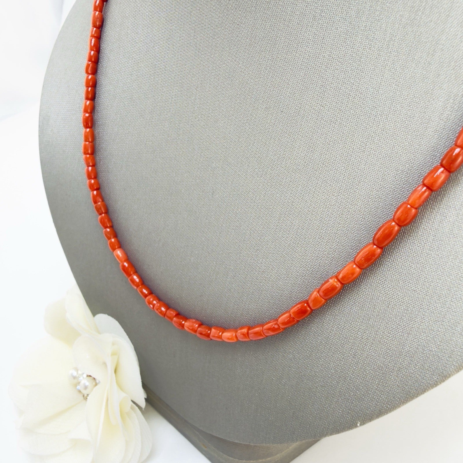 14k Yellow Gold Natural Red Coral Barrel Necklace, New 17.5"