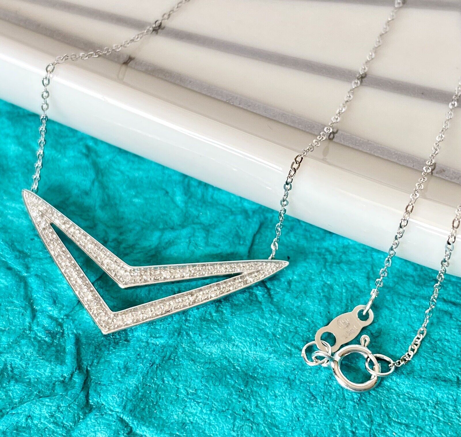 Genuine Diamonds & Solid 14K White Gold Chevron Pendant Necklace, New, 17"