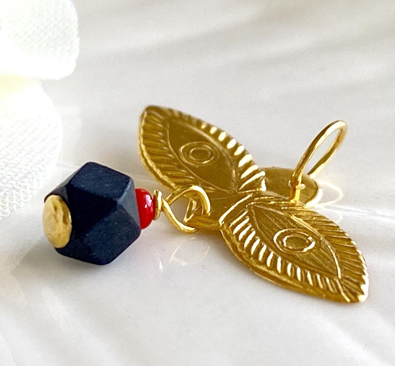 Dije Ojos De Santa Lucia, Azabache Genuino,Solid Yellow Gold, Eye Amulet Pendant