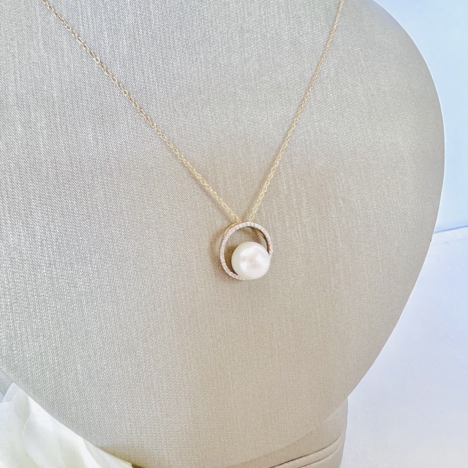 Solid 14k Yellow Gold Genuine Pearl and Diamond Circle Pendant Necklace, New 18”