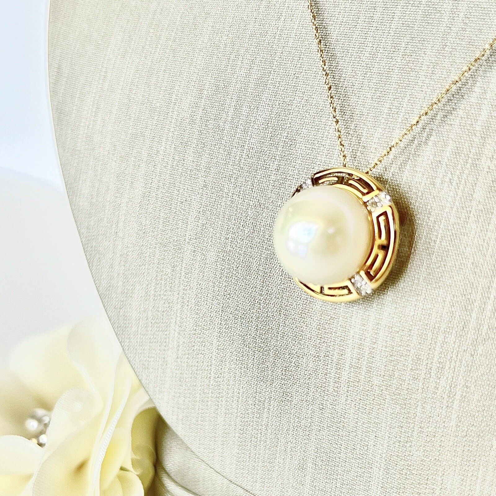 14k Yellow Gold Genuine South Sea Round Pearl/ Diamond Pendant/Necklace, New 18"