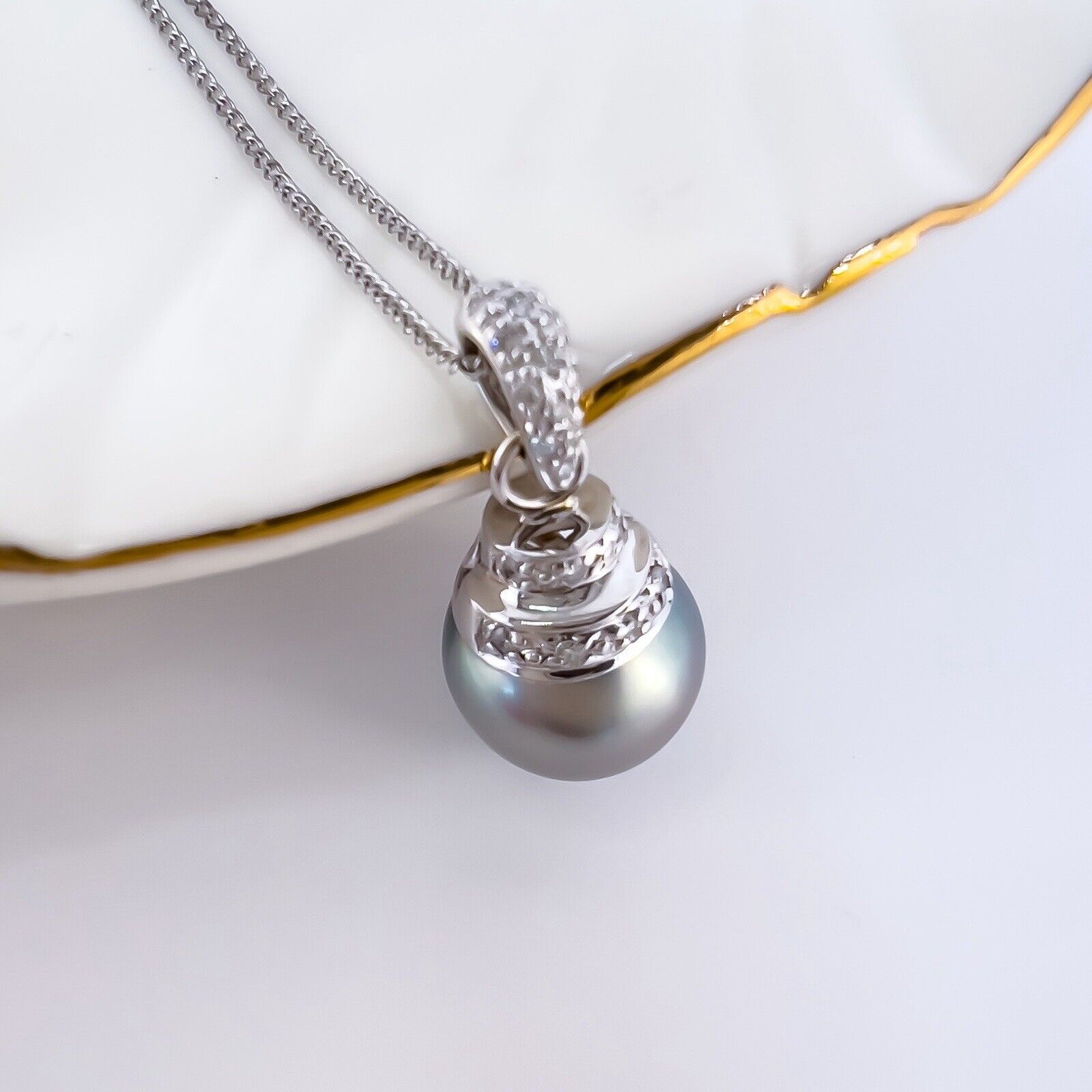 Solid 14k White Gold Genuine Tahitian Pearl (10.6mm) & Diamond Pendant, New