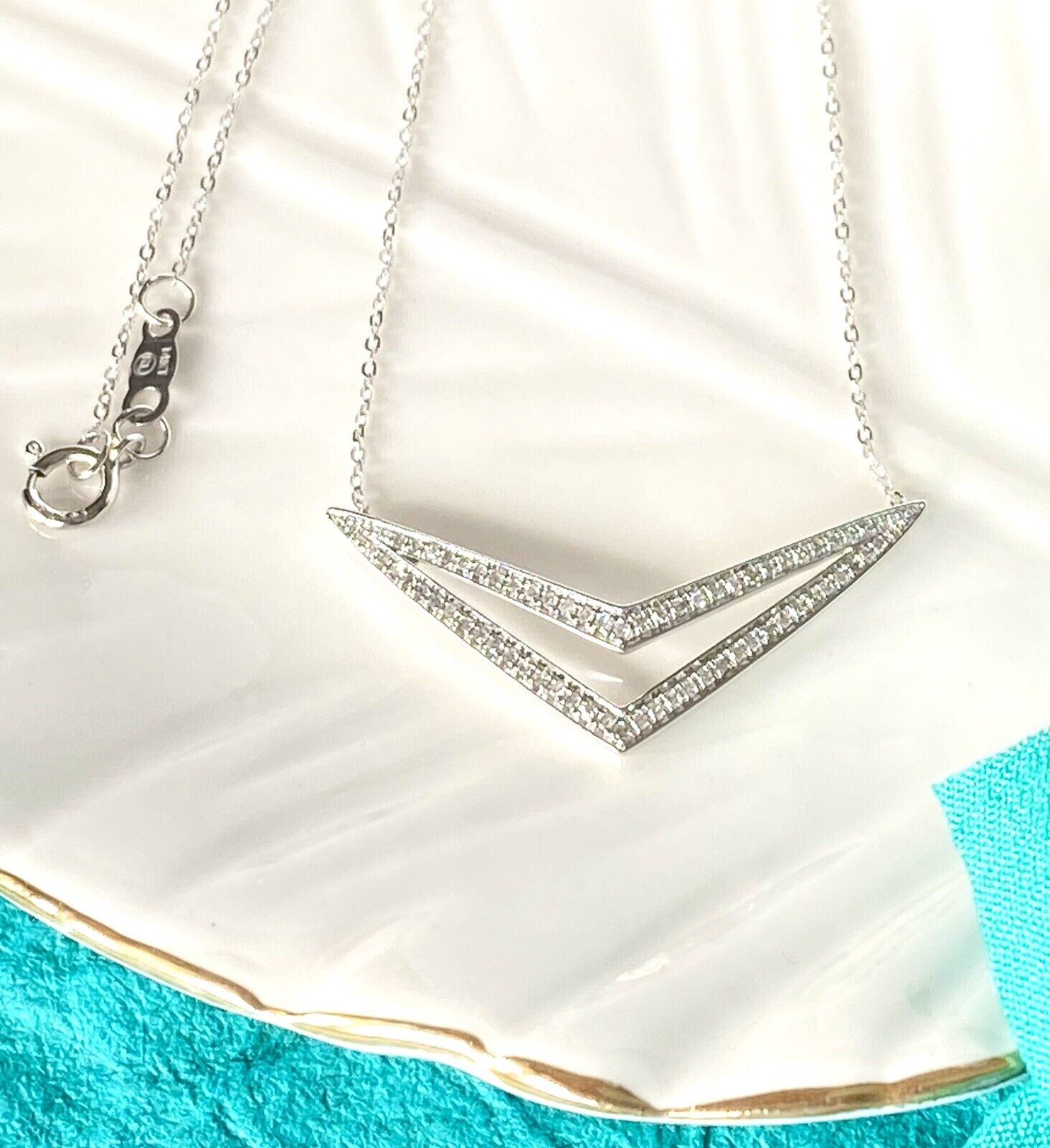 Genuine Diamonds & Solid 14K White Gold Chevron Pendant Necklace, New, 17"
