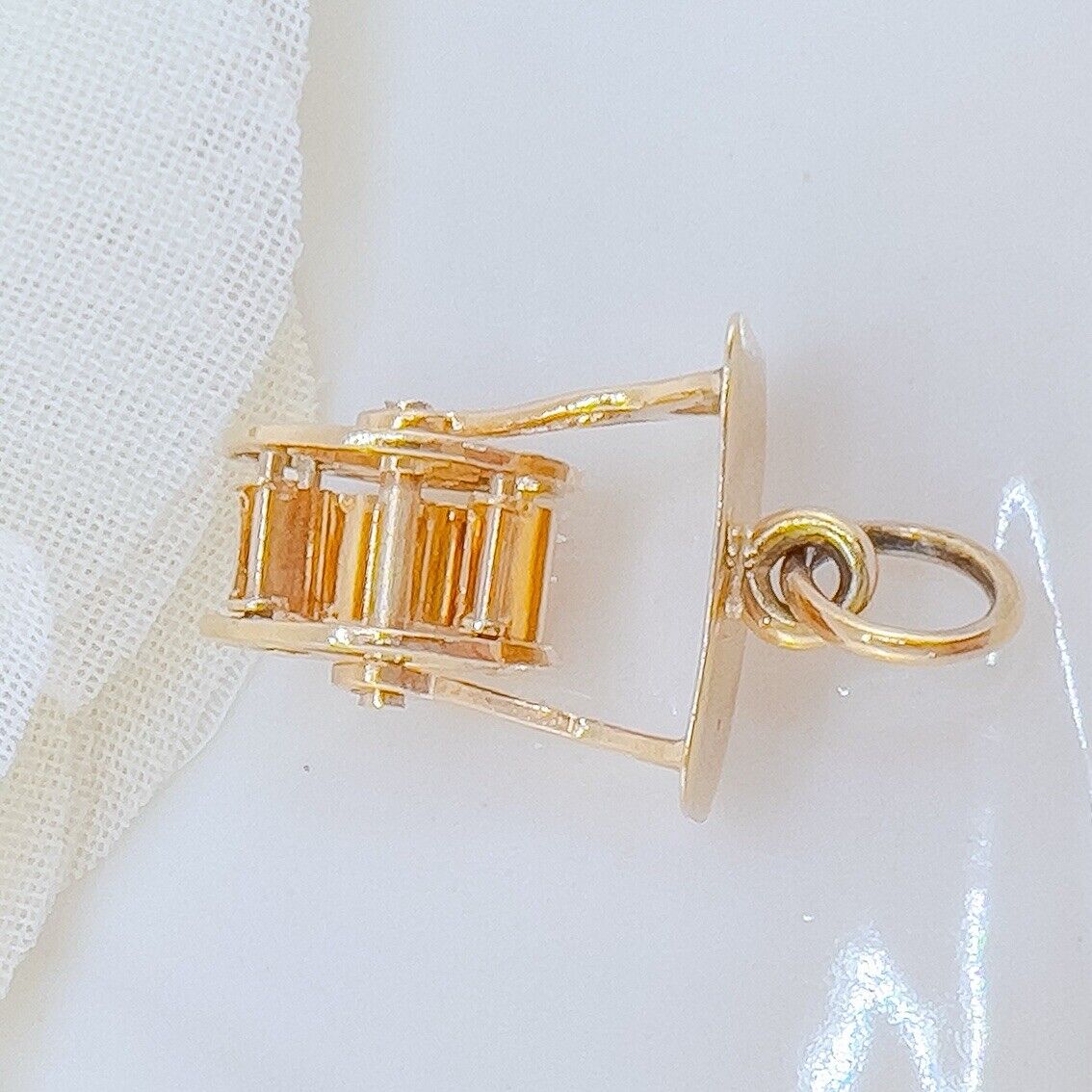 14k Yellow Gold Antique Style Ferris Wheel Charm/Pendant, Preowned