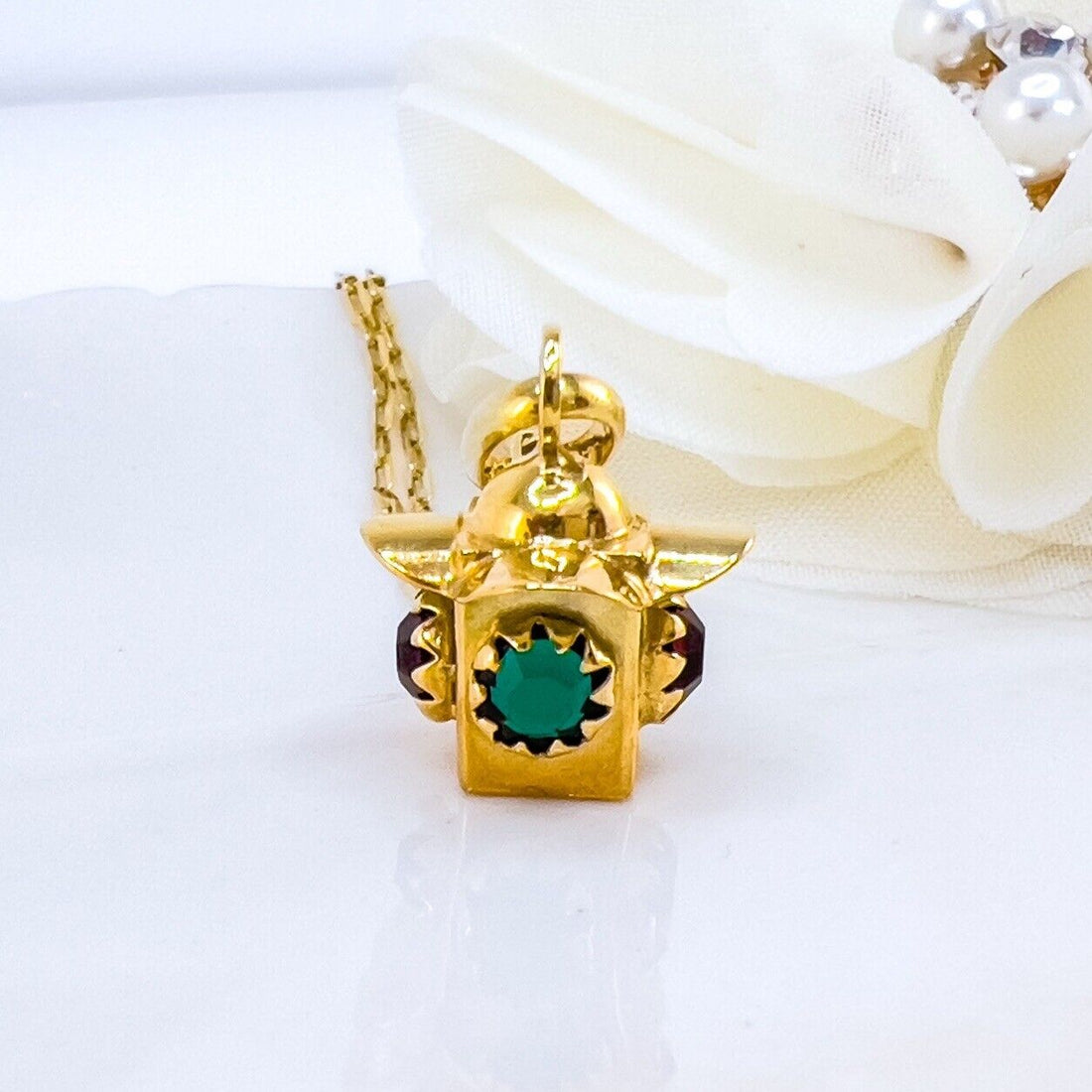 14k Yellow Gold Vintage Style Stop Light Charm/Pendant, Preowned