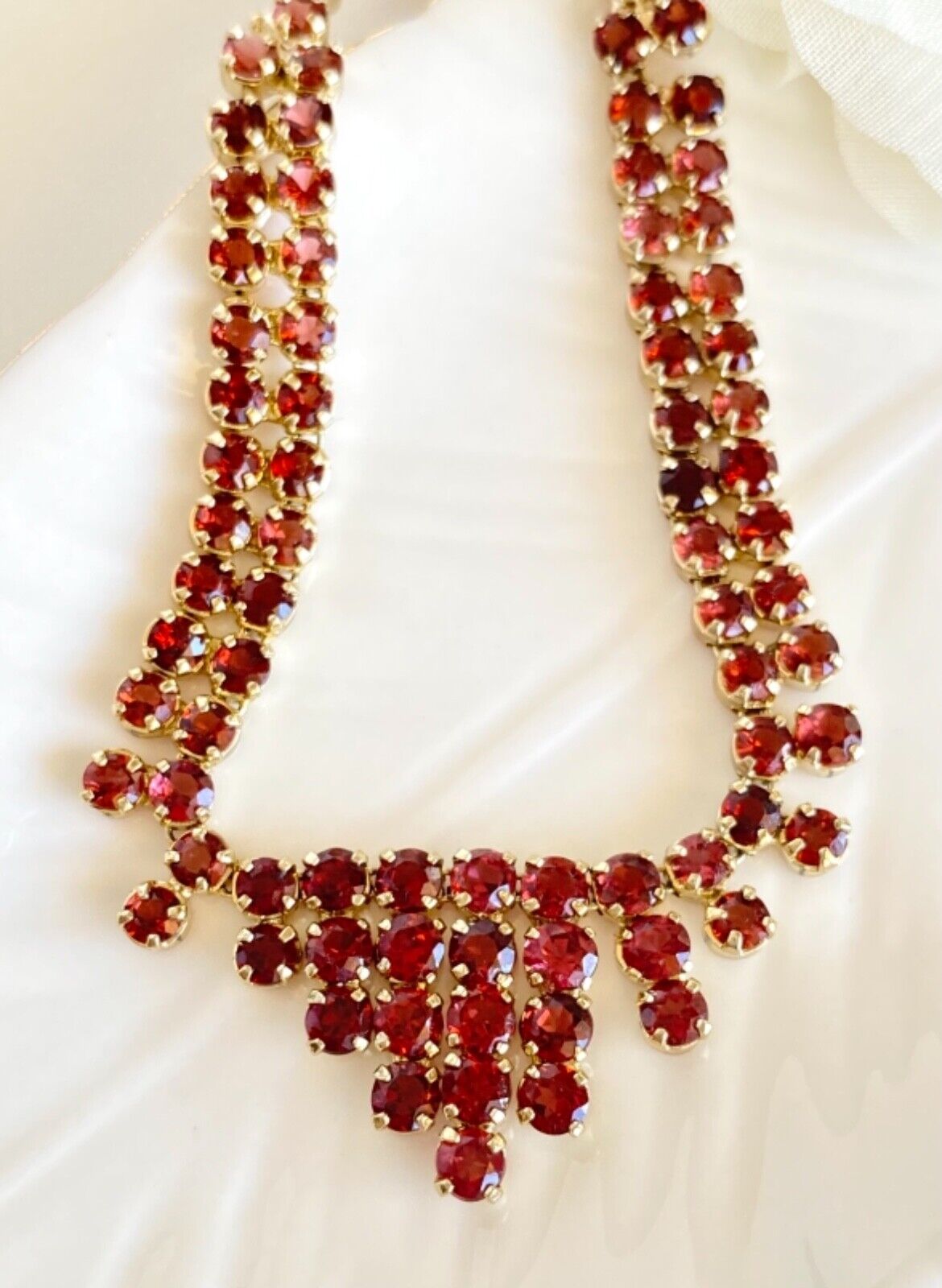 Gorgeous Vintage Genuine Pyrope Garnet (25ctw) "Cleopatra" Necklace, 19" New