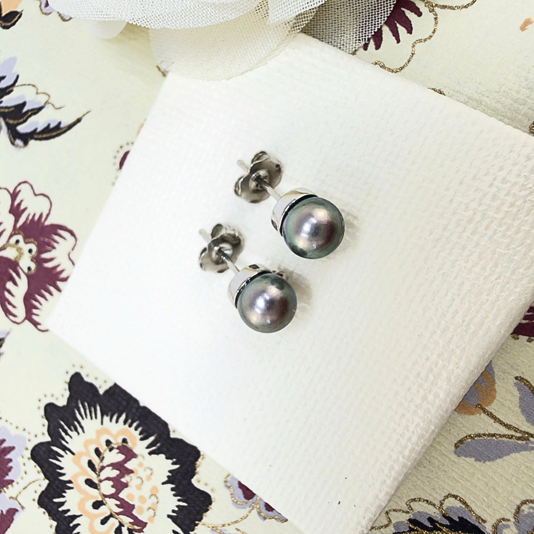 14k White Gold Genuine Gray/Peacock Pearl (6.5mm) & Diamond Stud Earrings