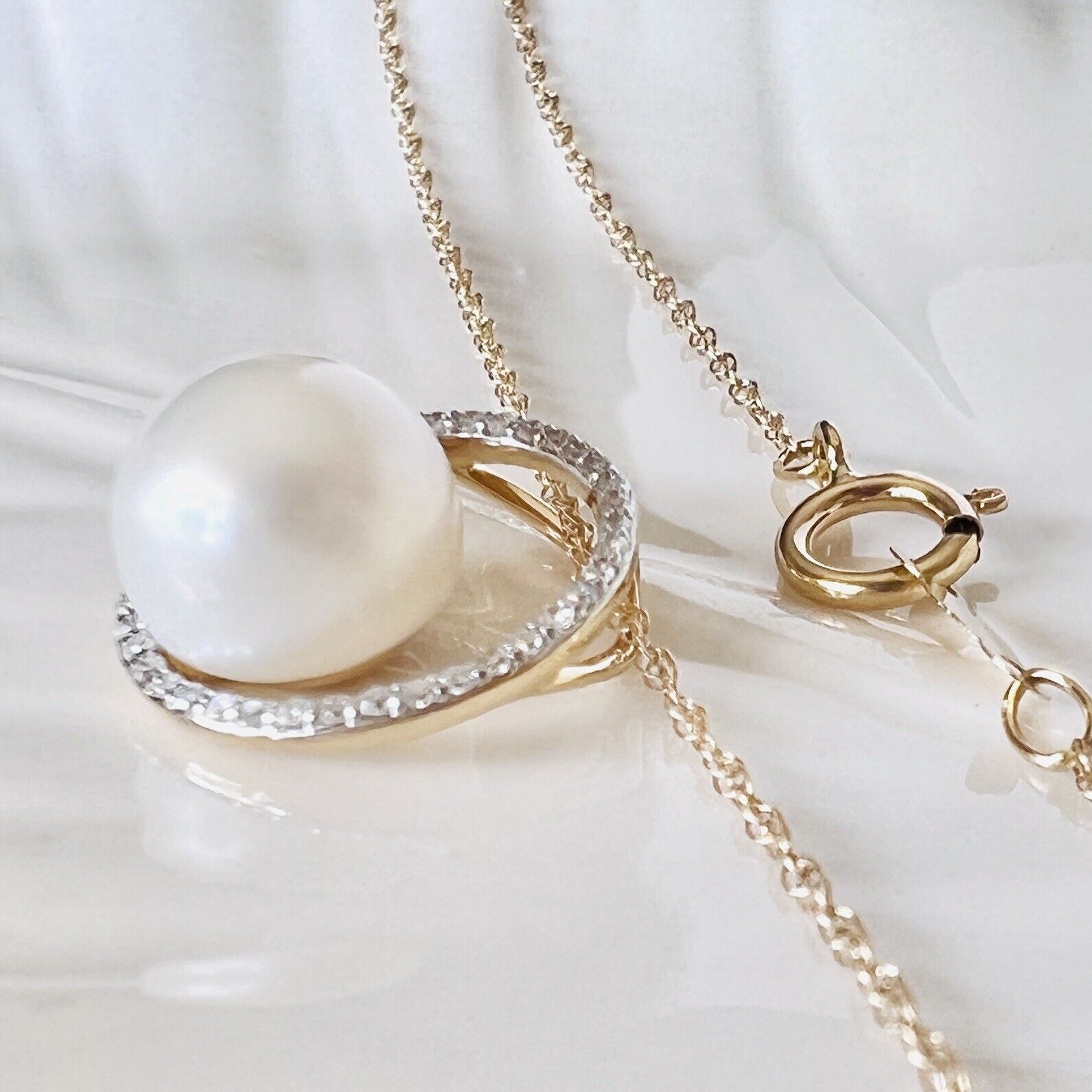 Solid 14k Yellow Gold Genuine Pearl and Diamond Circle Pendant Necklace, New 18”