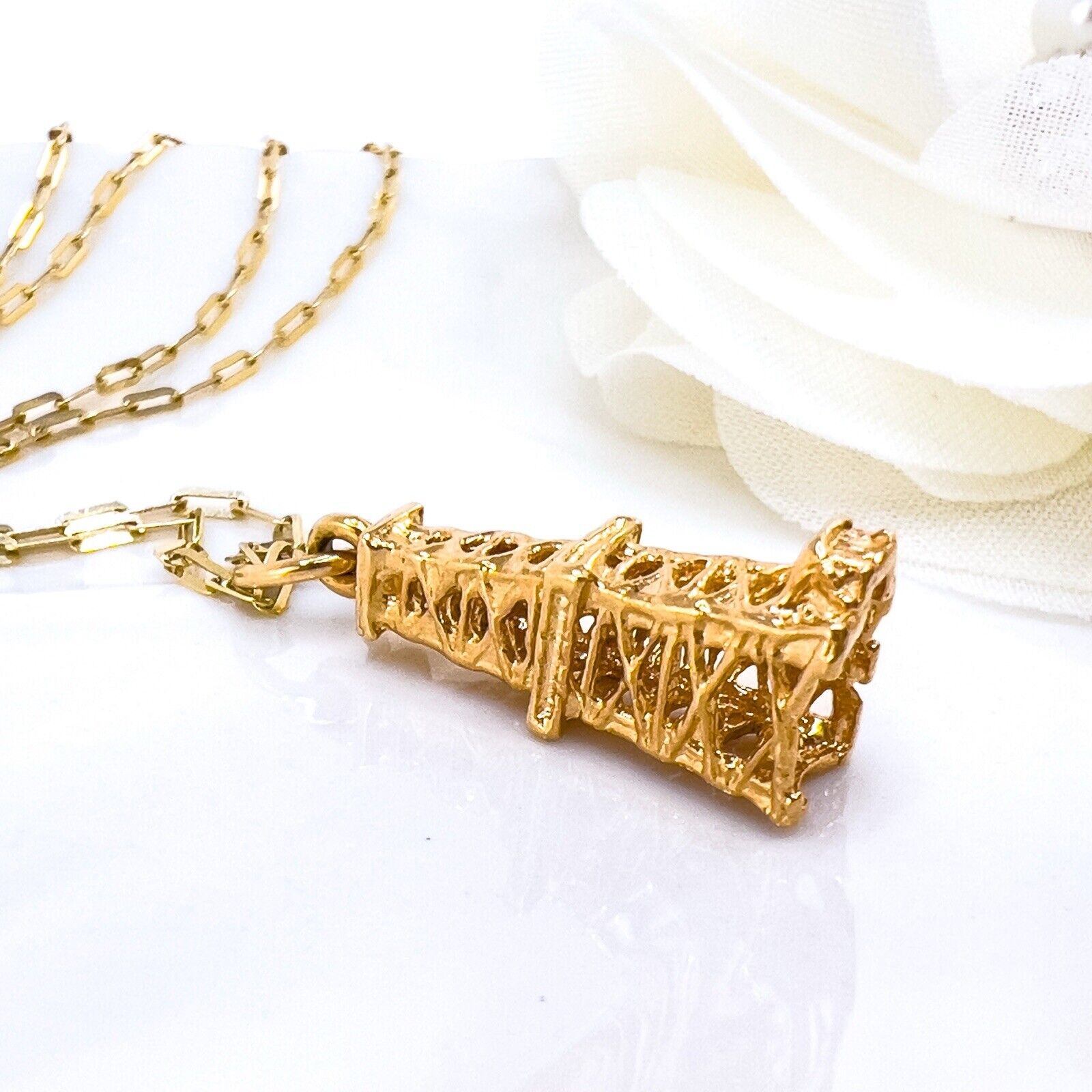 14k Yellow Gold Antique Style Oil Derrick Charm/Pendant, Preowned