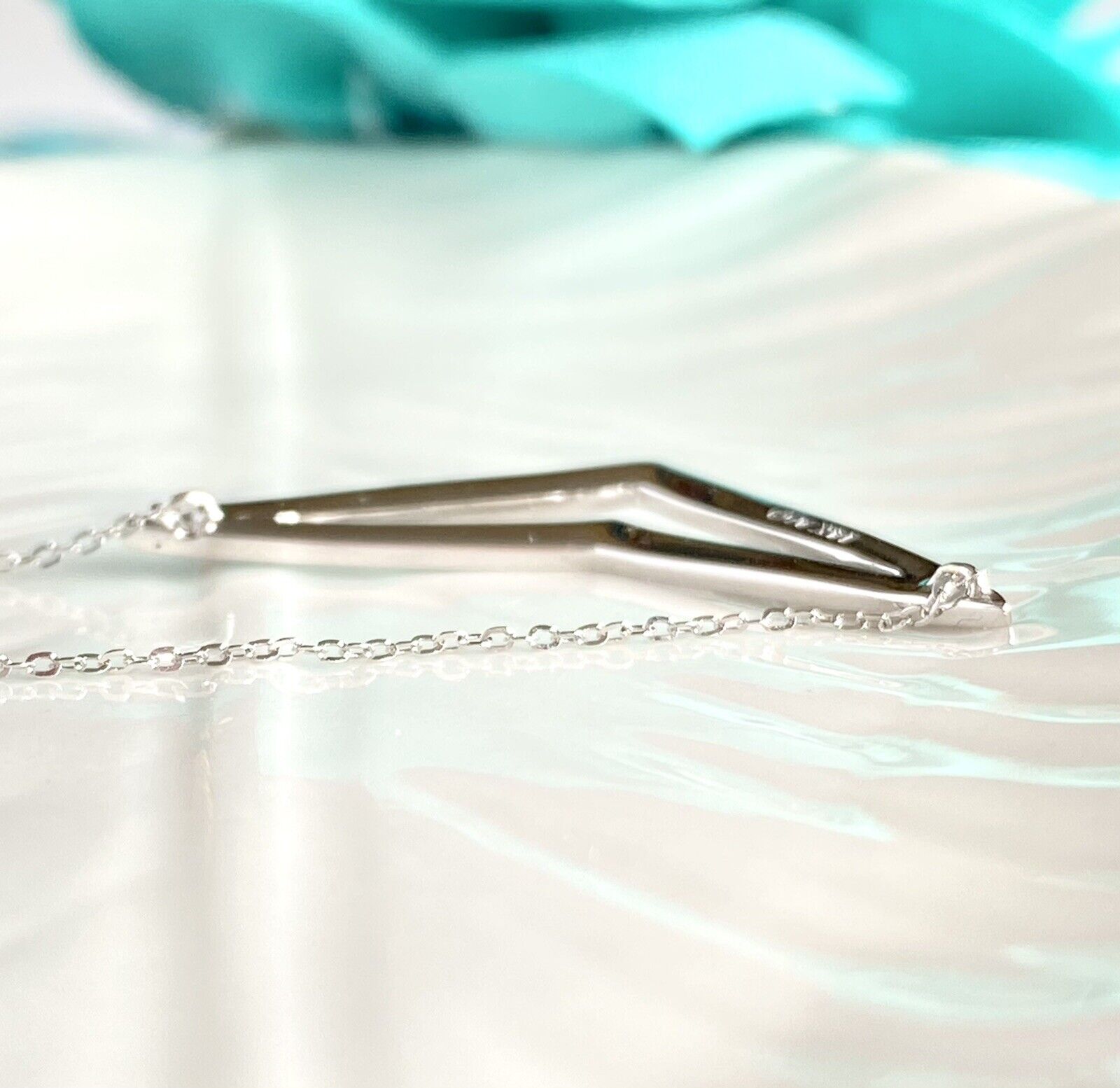 Genuine Diamonds & Solid 14K White Gold Chevron Pendant Necklace, New, 17"