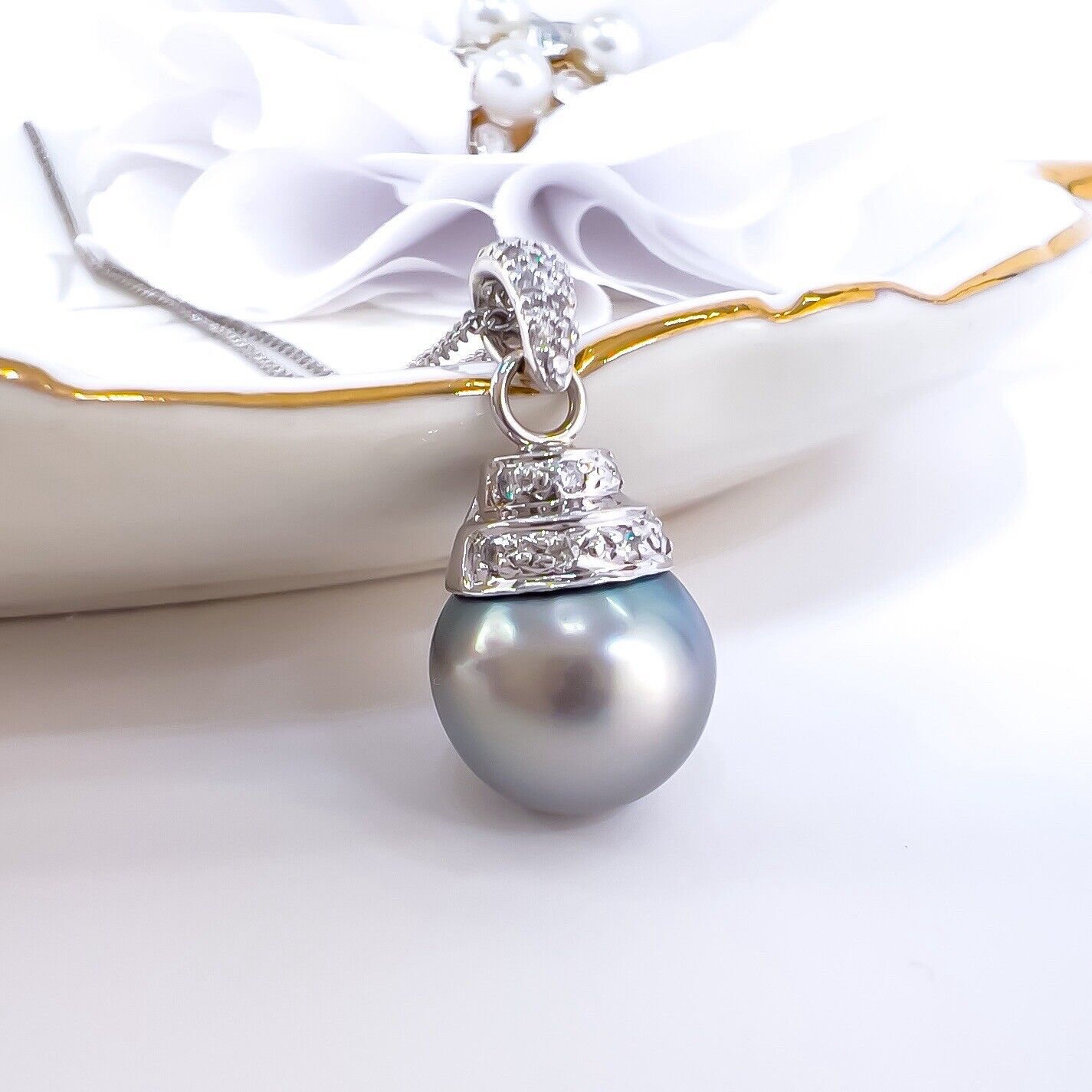 Solid 14k White Gold Genuine Tahitian Pearl (10.6mm) & Diamond Pendant, New