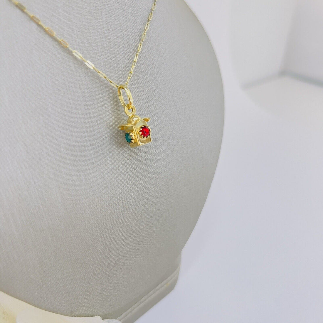 14k Yellow Gold Vintage Style Stop Light Charm/Pendant, Preowned