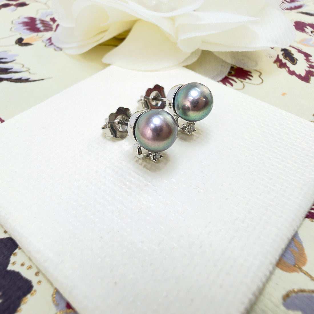 14k White Gold Genuine Gray/Peacock Pearl (6.5mm) & Diamond Stud Earrings