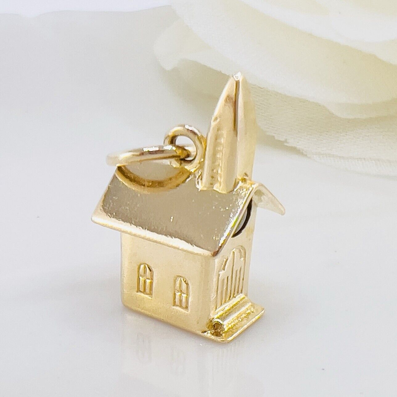 Vintage 14k Yellow Gold Church/School House Charm Pendant