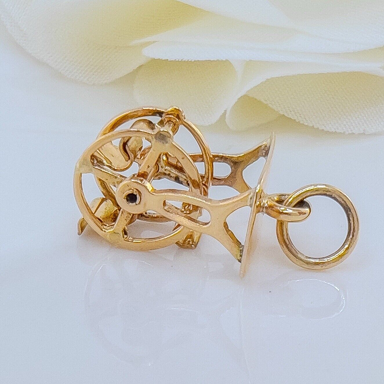 14k Yellow Gold Antique Style Ferris Wheel Charm/Pendant, Preowned