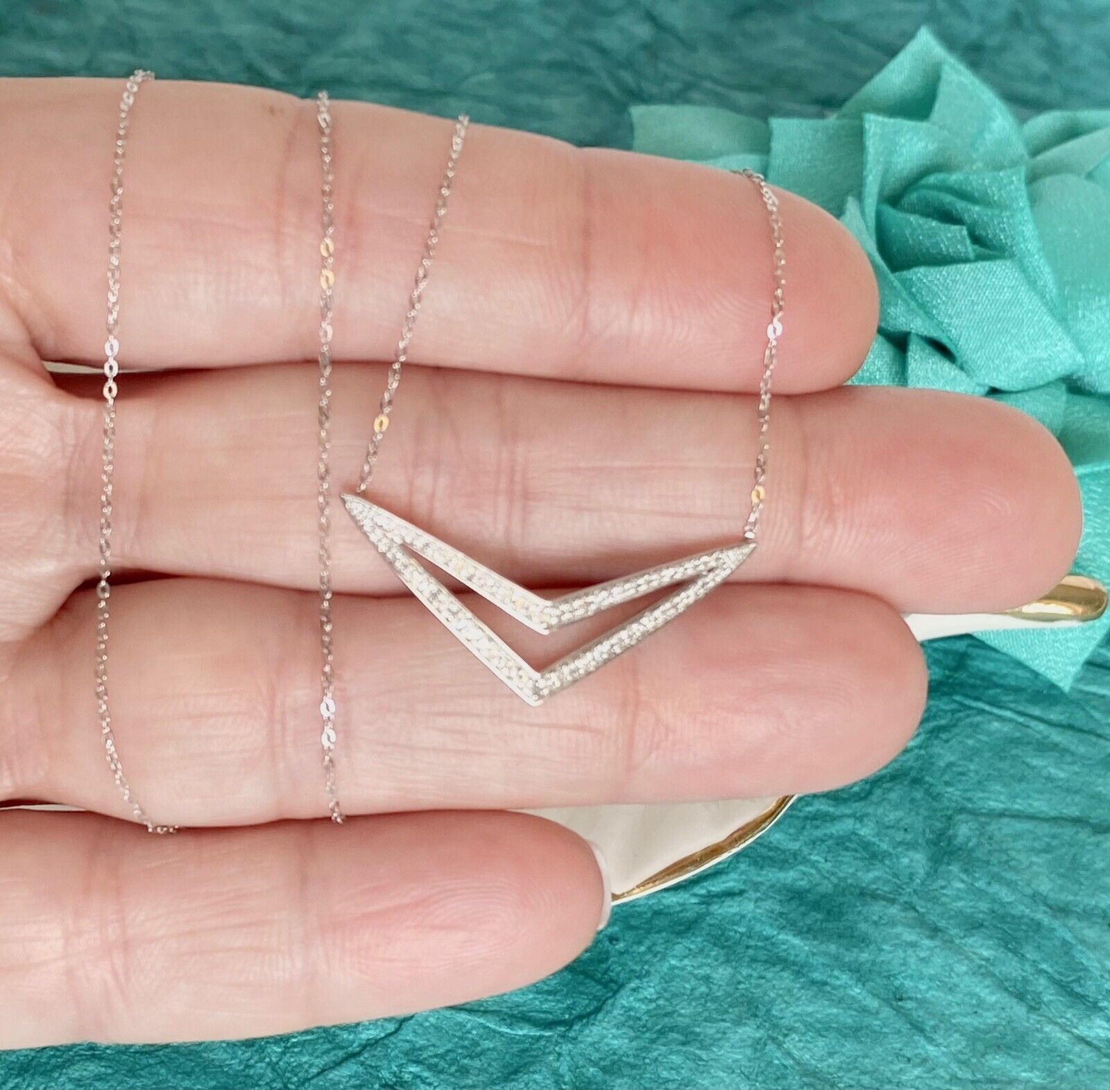 Genuine Diamonds & Solid 14K White Gold Chevron Pendant Necklace, New, 17"