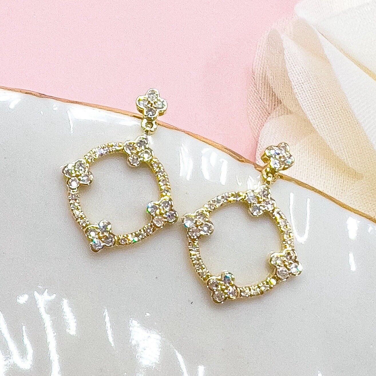 10k Yellow Gold Genuine Diamond Circle Dangle Earrings, New