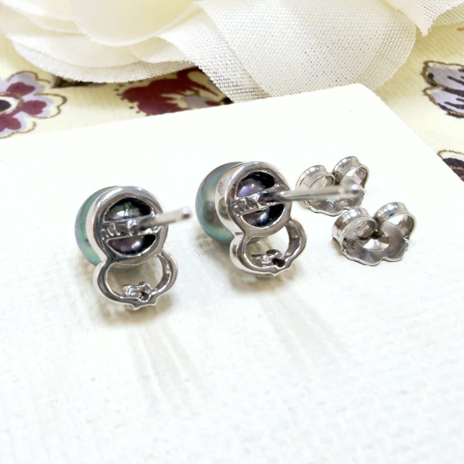 14k White Gold Genuine Gray/Peacock Pearl (6.5mm) & Diamond Stud Earrings